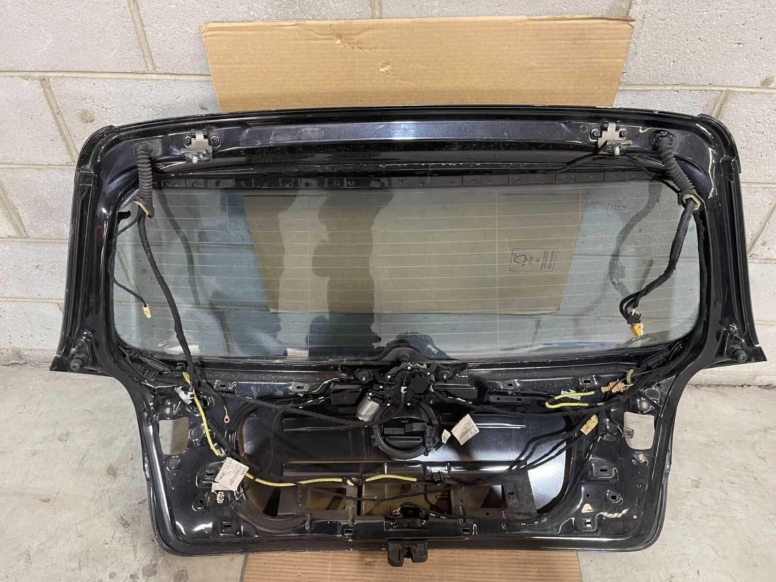 Volkswagen Golf MK5 Boot / Trunk In Black *Freight Available*