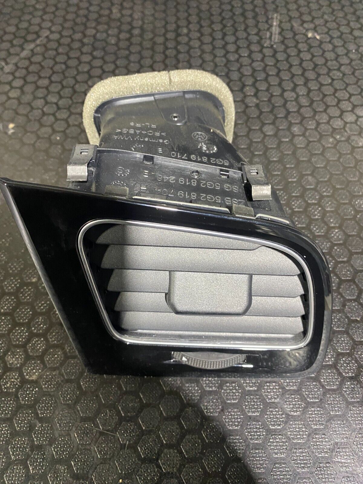 Volkswagen Golf MK7 Right Gloss Dash Air Vent 5G2819704