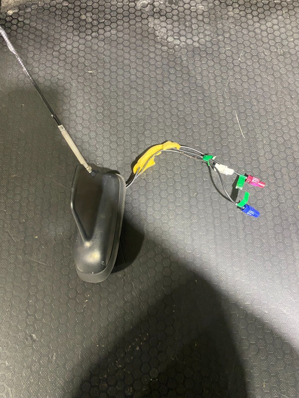 Volkswagen MK5/6 Roof Antenna With Aerial 1K0035501F