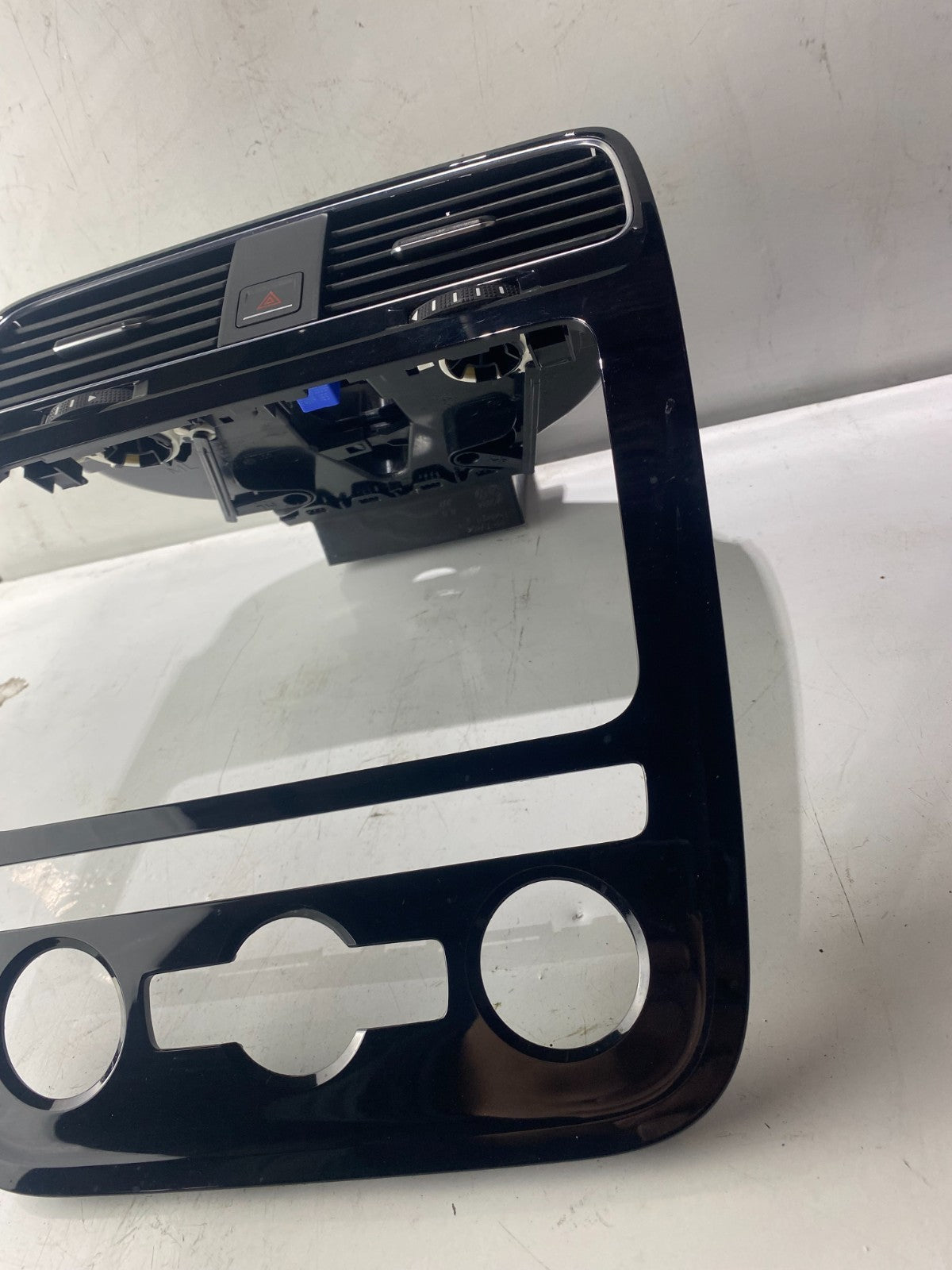 Volkswagen Scirocco Facelift Centre Air Vent With Piano Black Surround 1K8819728