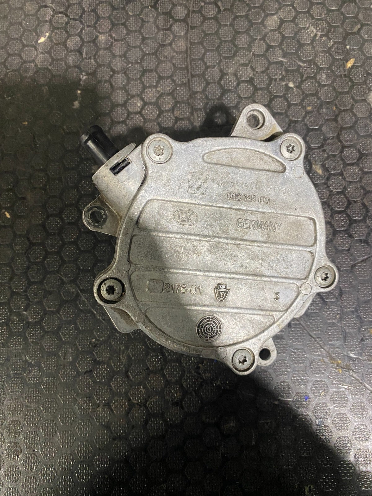 VWAG Vacuum Pump 06D145100E