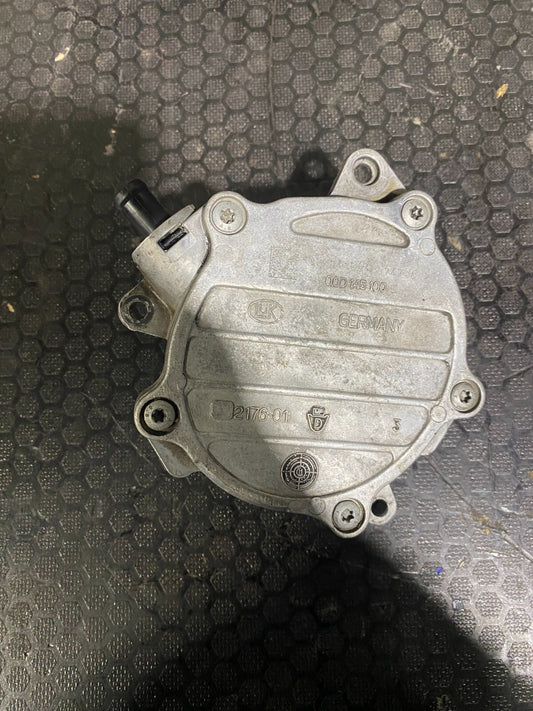 VWAG Vacuum Pump 06D145100E