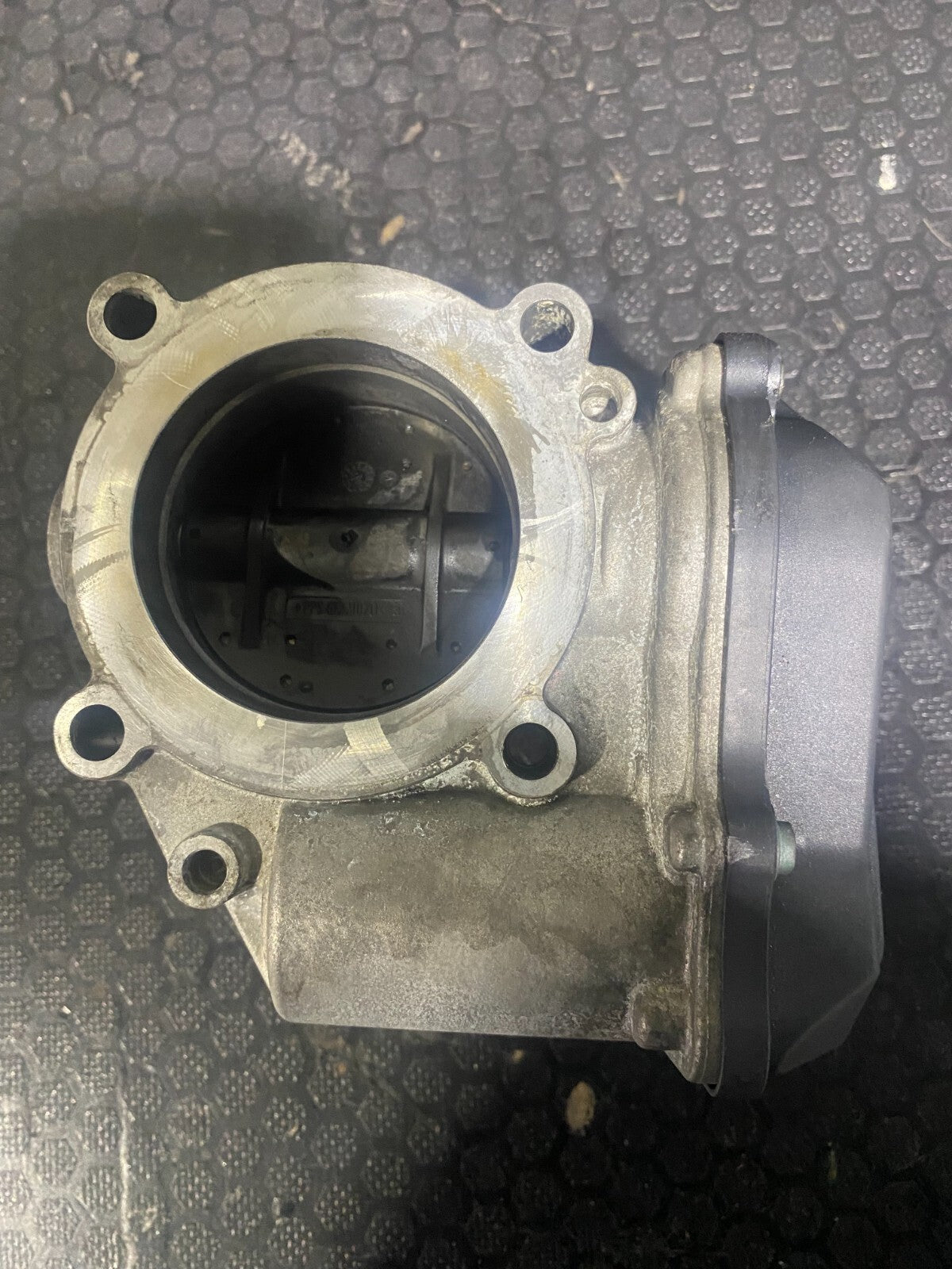 Volkswagen / Audi 2.0L Turbo Throttle Body 06F133062Q