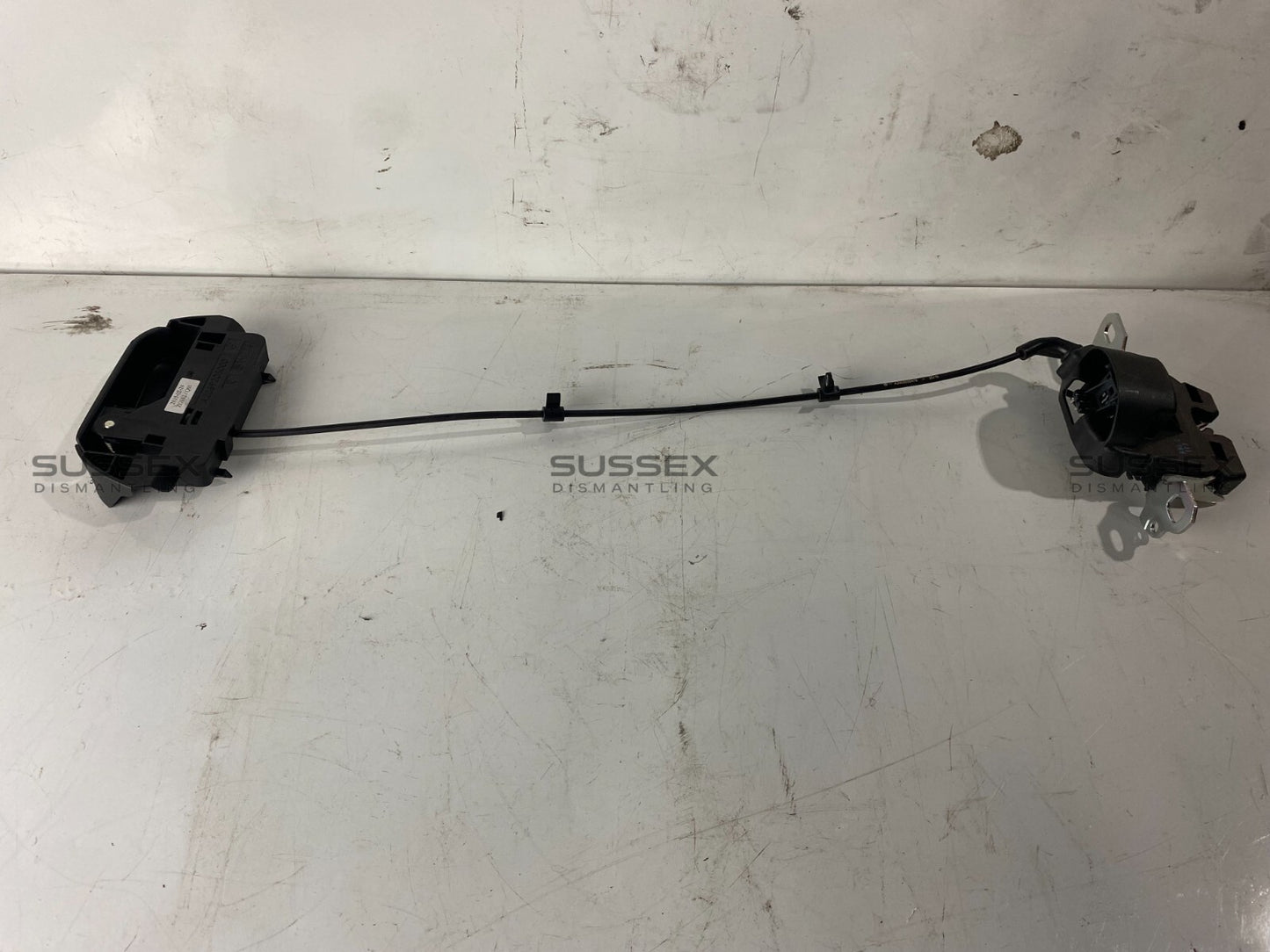 Mercedes-Benz Rear Right Seat Release Handle And Lock A2059205000