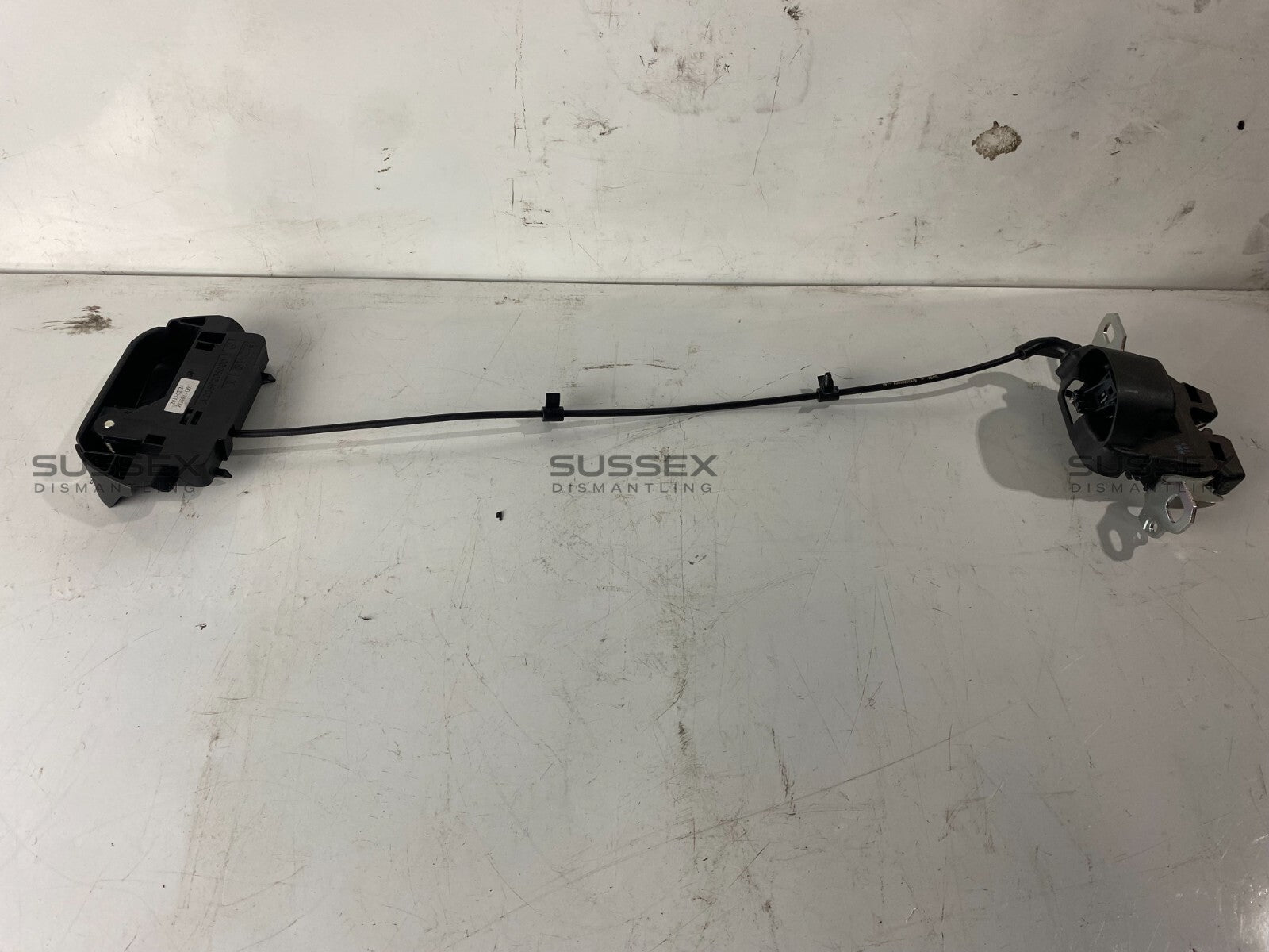 Mercedes-Benz Rear Right Seat Release Handle And Lock A2059205000