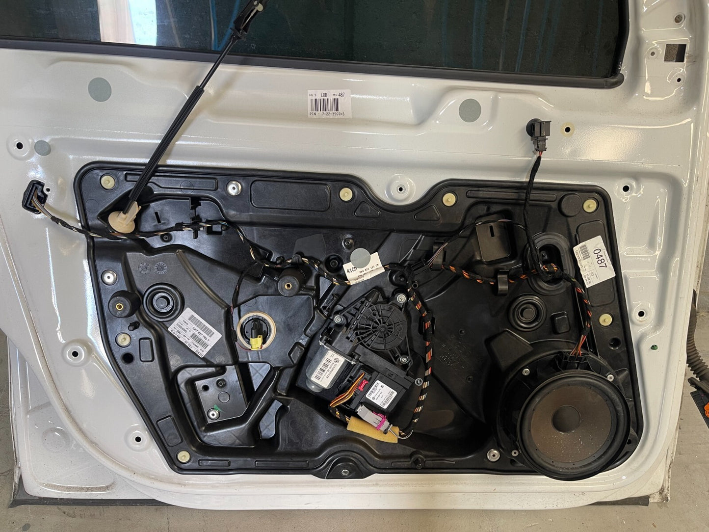 Volkswagen Golf MK6 Front Left Door In White *Freight Available*