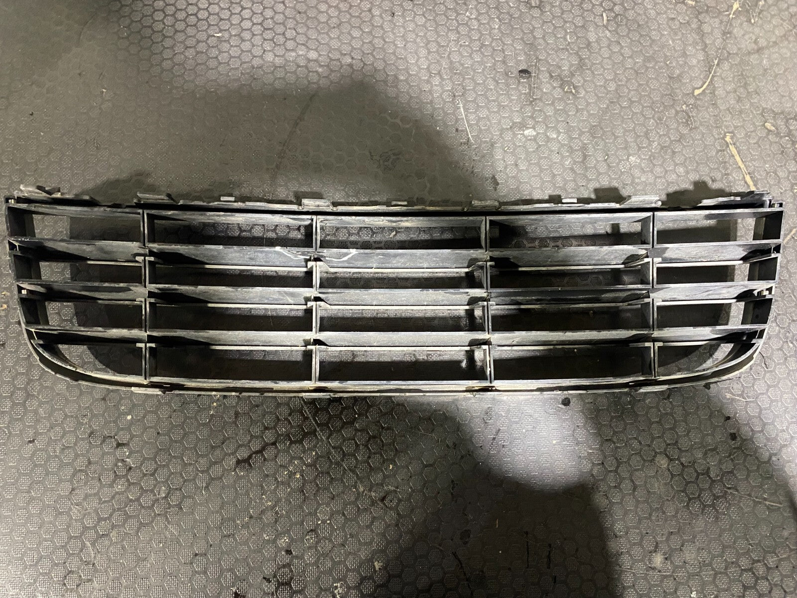 Volkswagen Jetta MK5 Front Lower Grill 1K0853101A (Slightly Damaged)