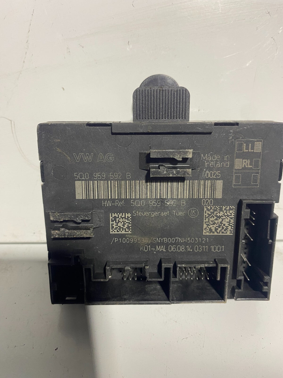 VWAG Front Left Passenger Door Control Module Unit 5Q0959592B