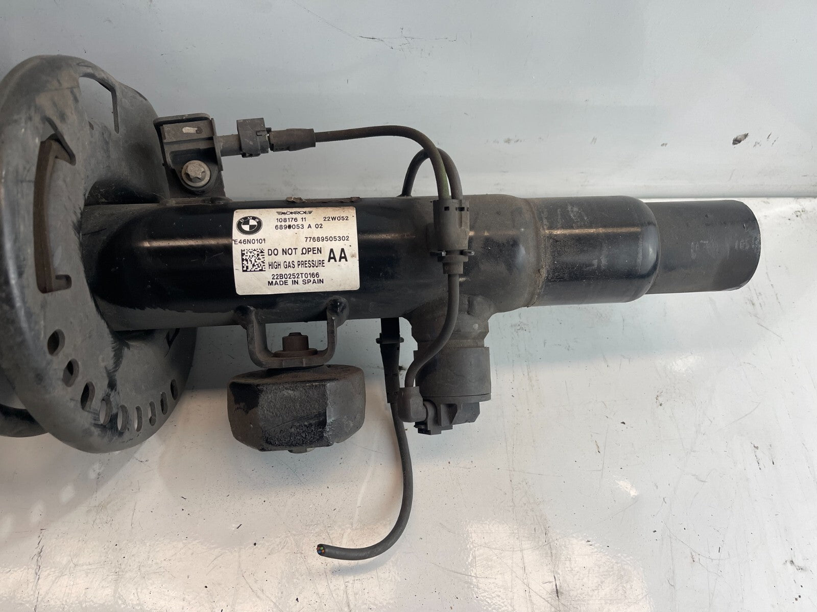 Genuine BMW 3 Series G21 2018-2022 Front Right Shock Absorber E46N0101