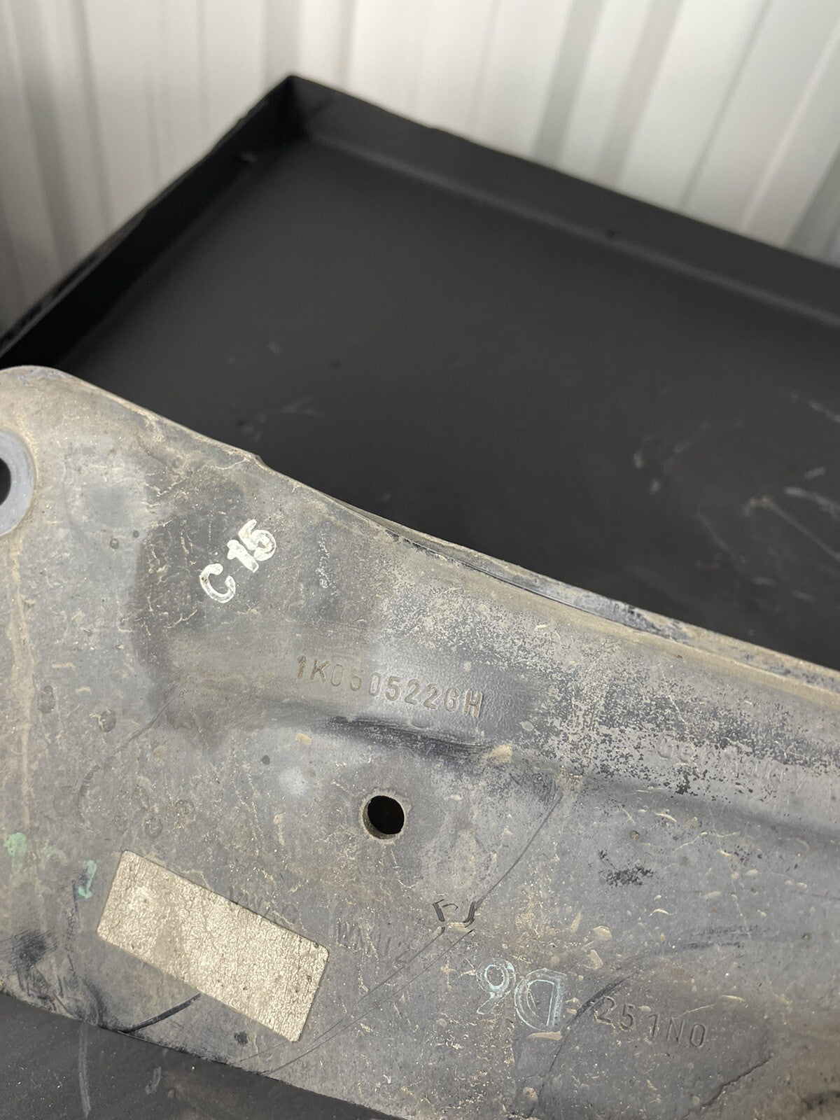 VOLKSWAGEN GOLF JETTA REAR RIGHT TRAILING ARM 1K0 501 476