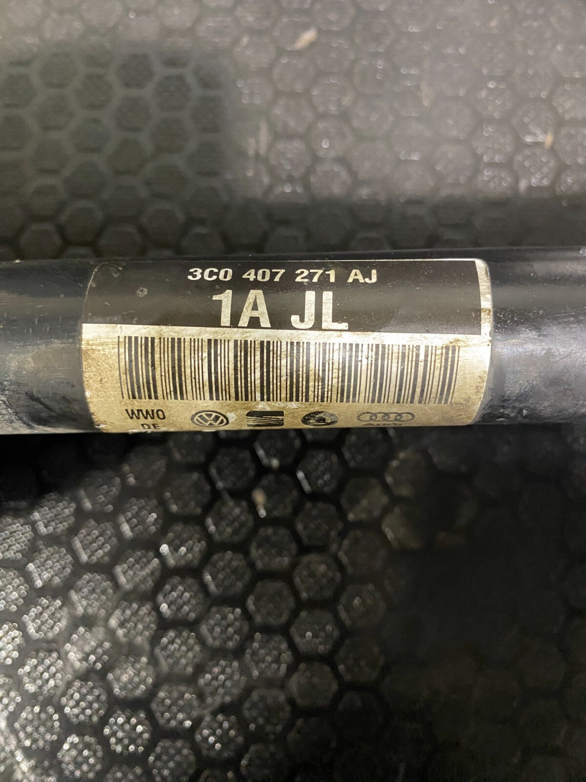 Volkswagen Passat R36 / MK6 R Front Left Driveshaft 3C0407271AJ