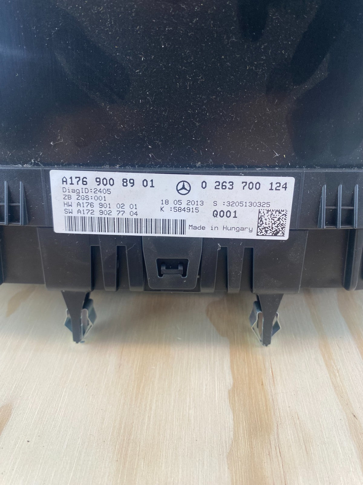 Mercedes-Benz A Class Speedometer / Cluster A1769008901
