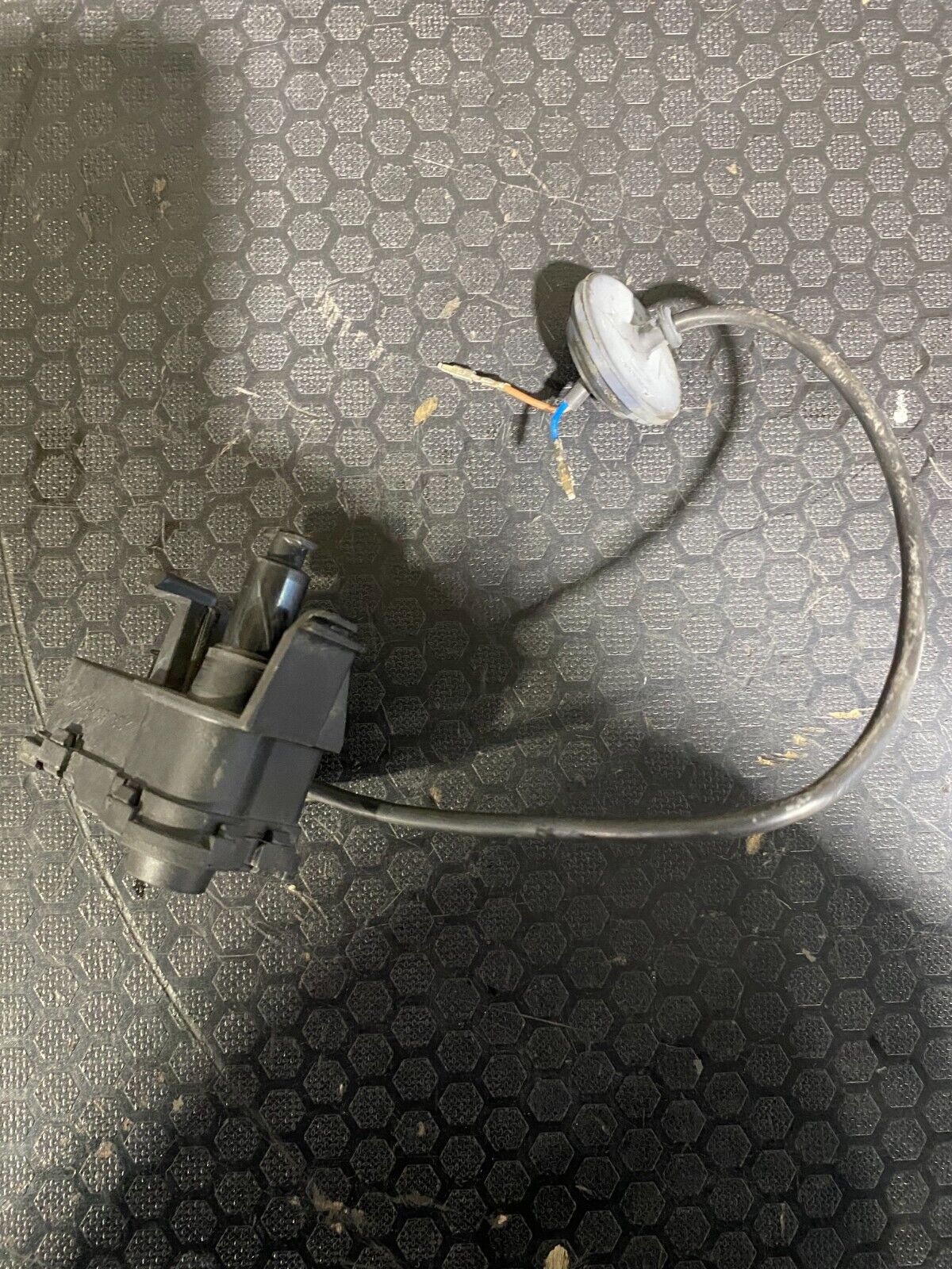 Volkswagen Fuel Tank Cap Locking/Opening Actuator 5C6810773H