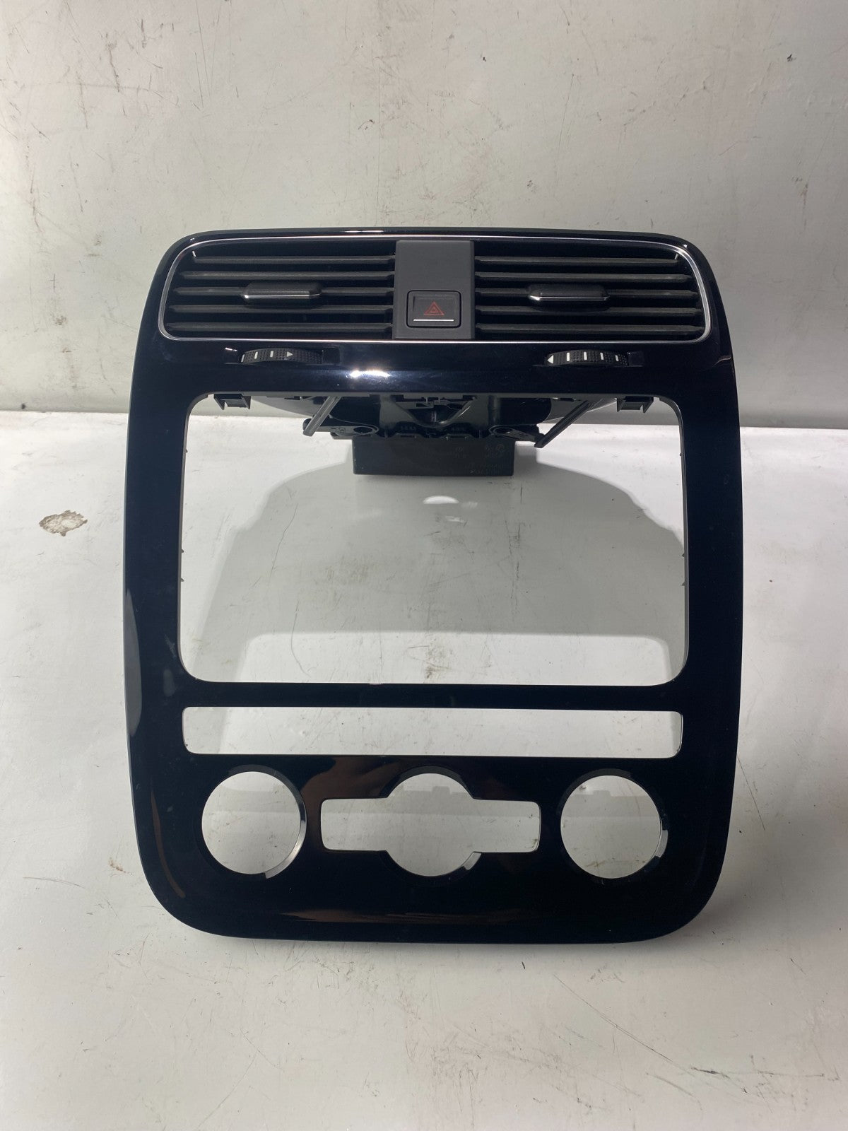 Volkswagen Scirocco Facelift Centre Air Vent With Piano Black Surround 1K8819728