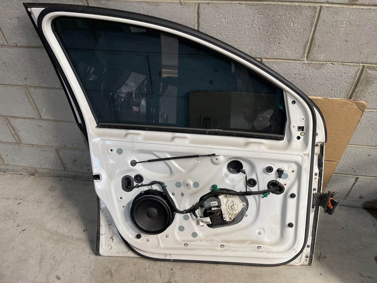 Volkswagen Golf MK5 Front Left Door In White *Freight Available*