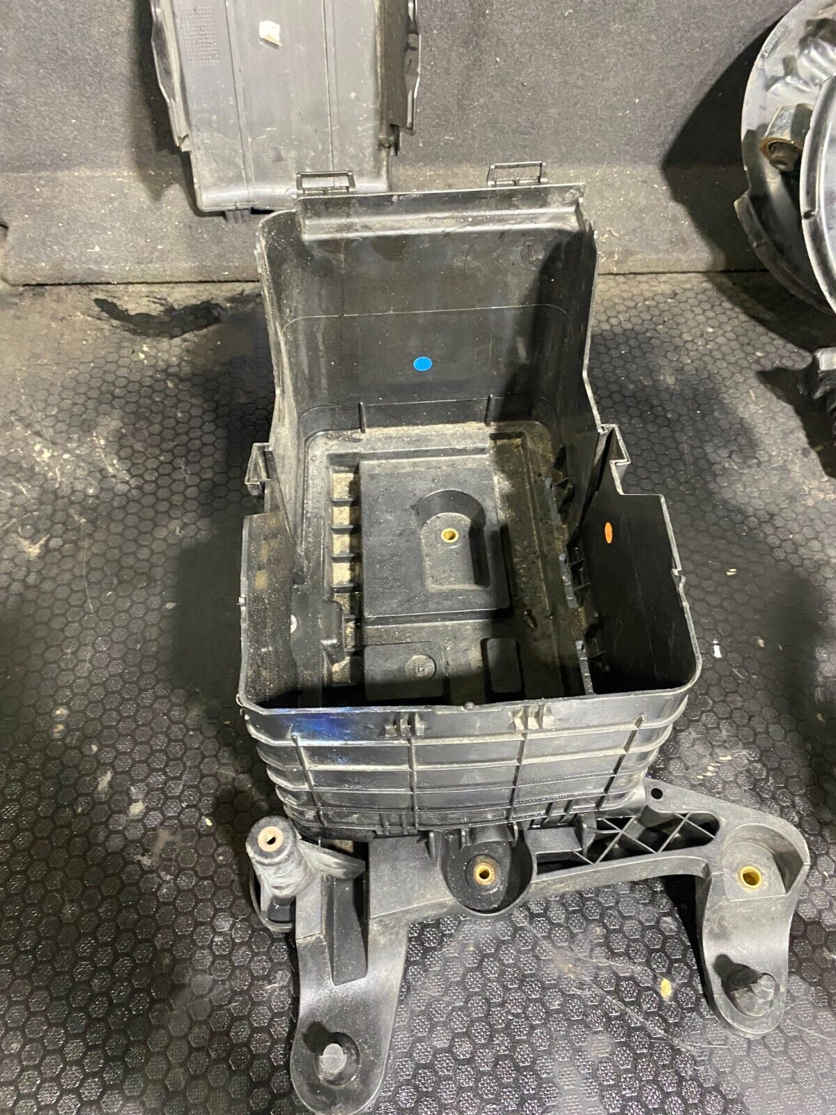 VW  MK5/MK6 2.0L Turbo Complete Battery Box 1K0915325