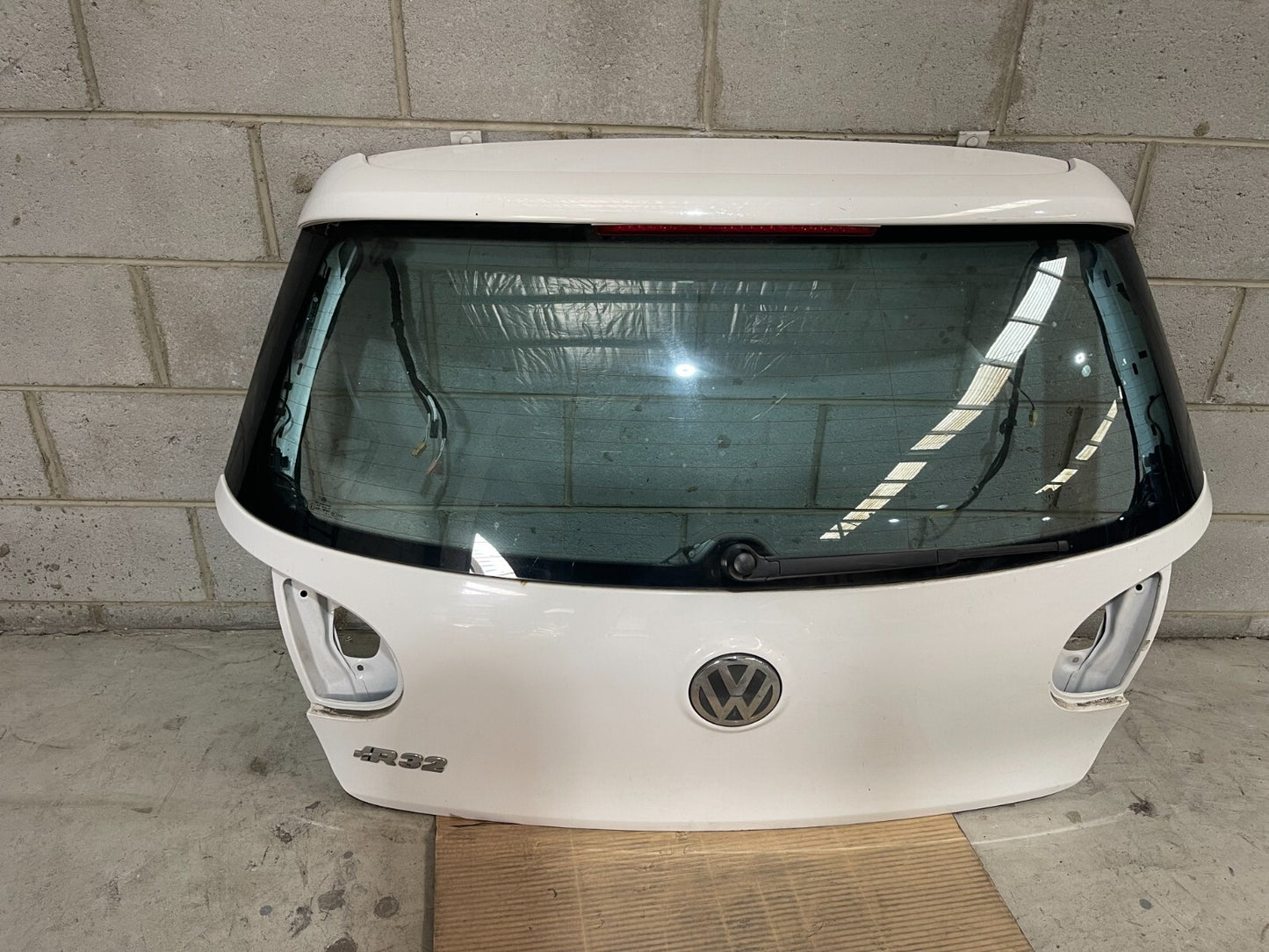 Volkswagen Golf MK5 Boot / Trunk In White *Freight Available*