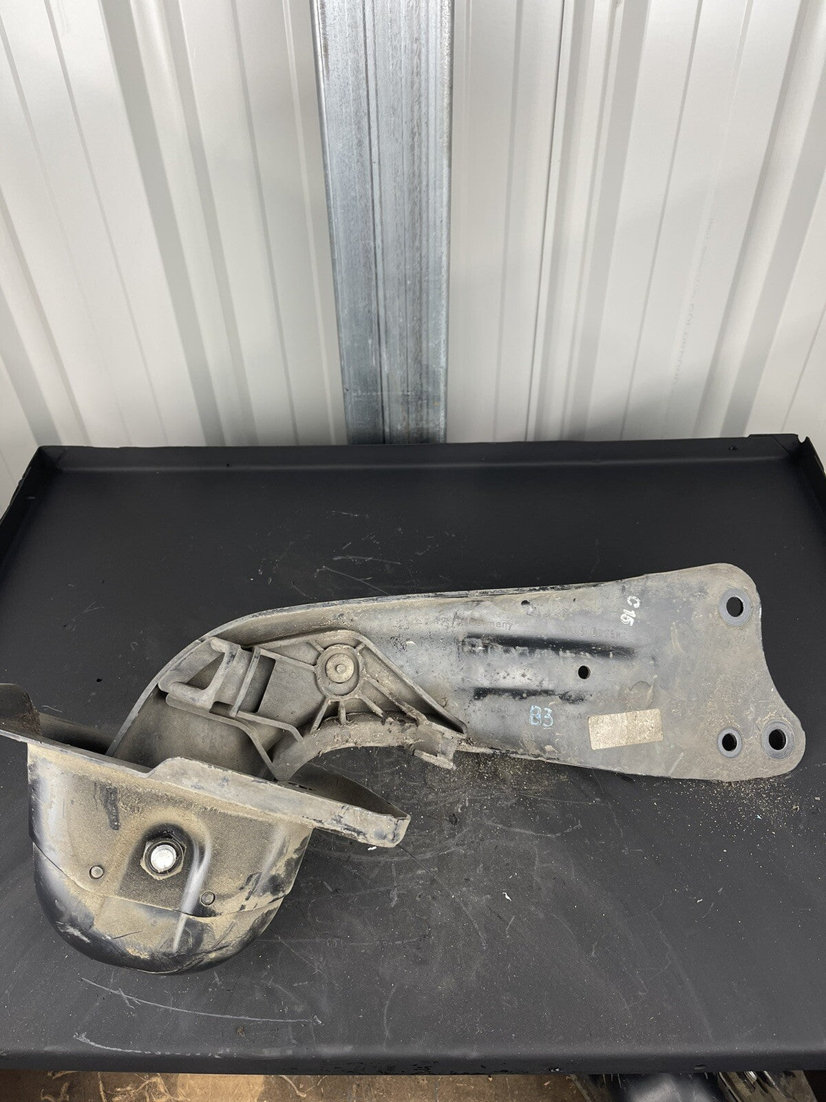 Volkswagen GOLF LEFT HAND REAR TRAILING ARM 1k0 501 475