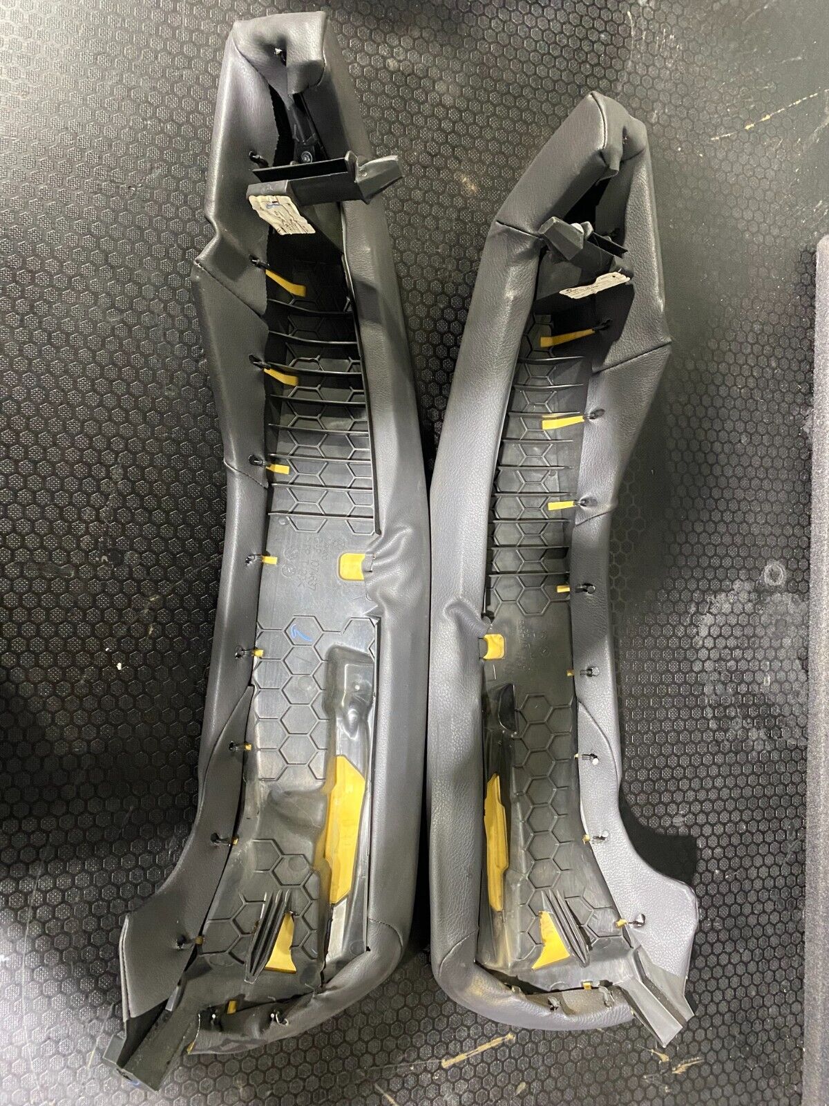 Volkswagen Golf MK5 Rear Seat Leather Foam Padding 1K5885703AR 1K5885704AR