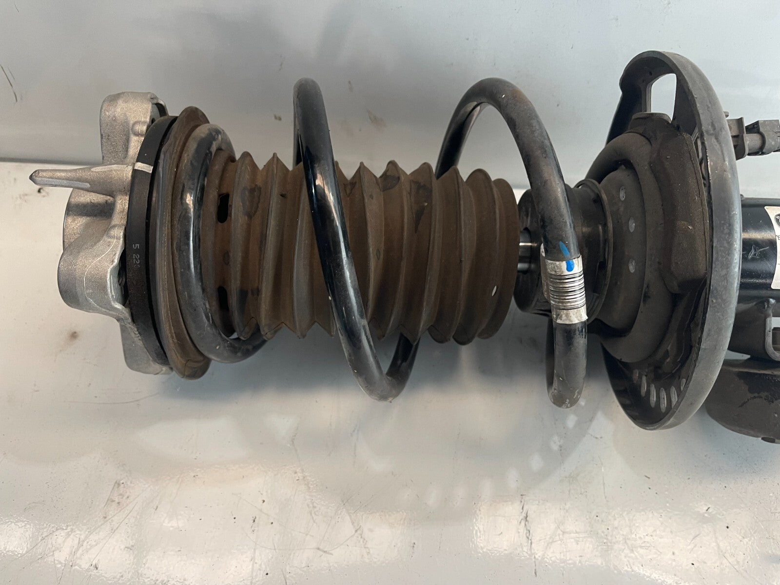 Genuine BMW 3 Series G21 2018-2022 Front Right Shock Absorber E46N0101