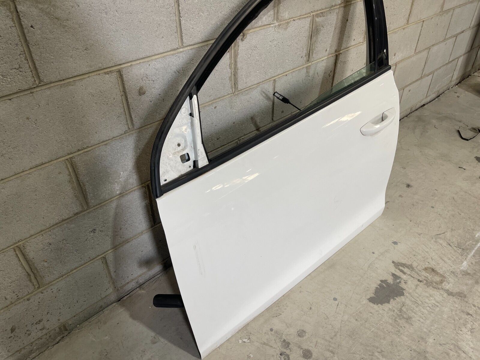 Volkswagen Golf MK6 Front Left Door In White *Freight Available*