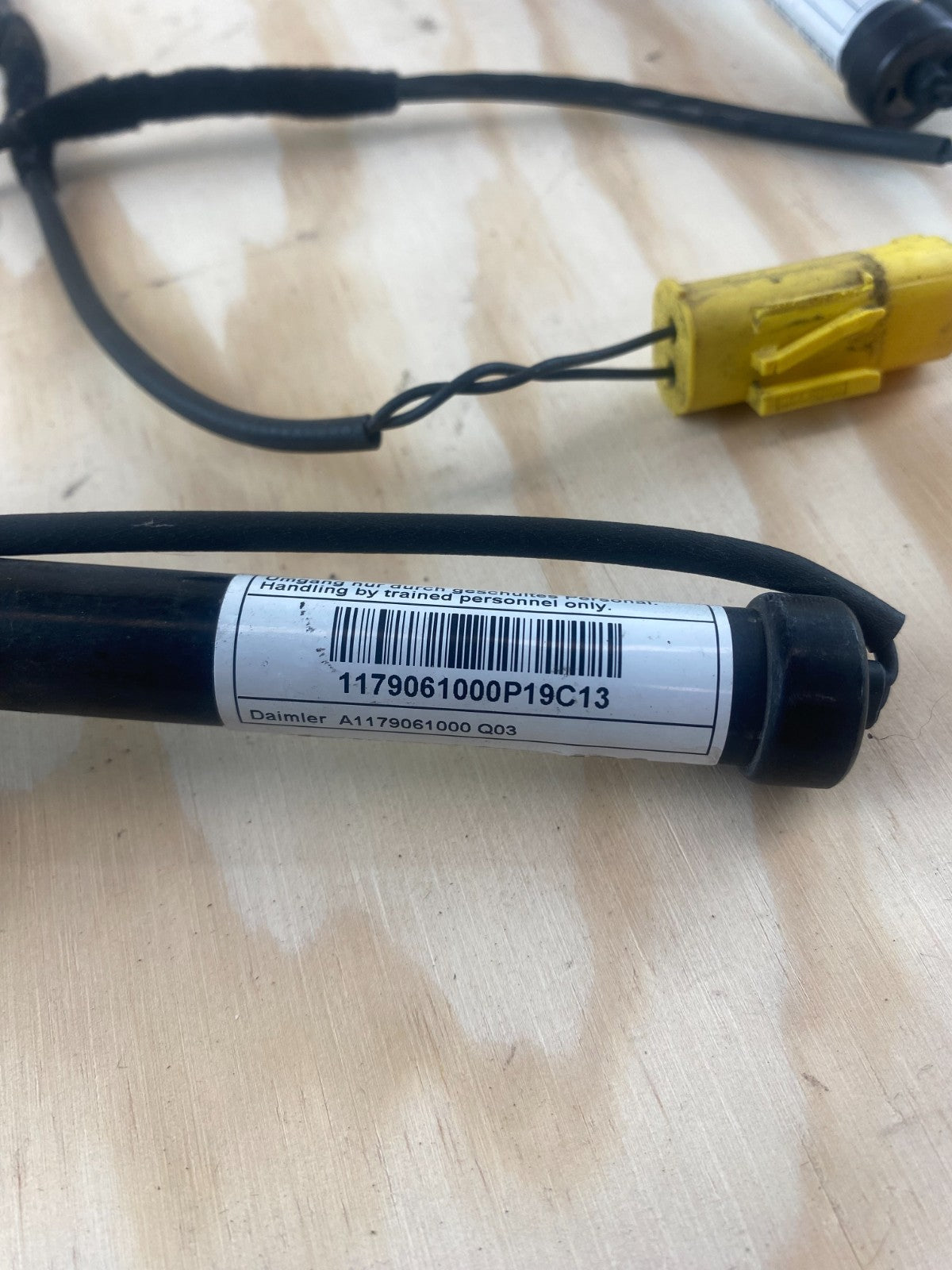 Mercedes-Benz A Class W176 Left / Right Bonnet Actuator Sensor A1766800306