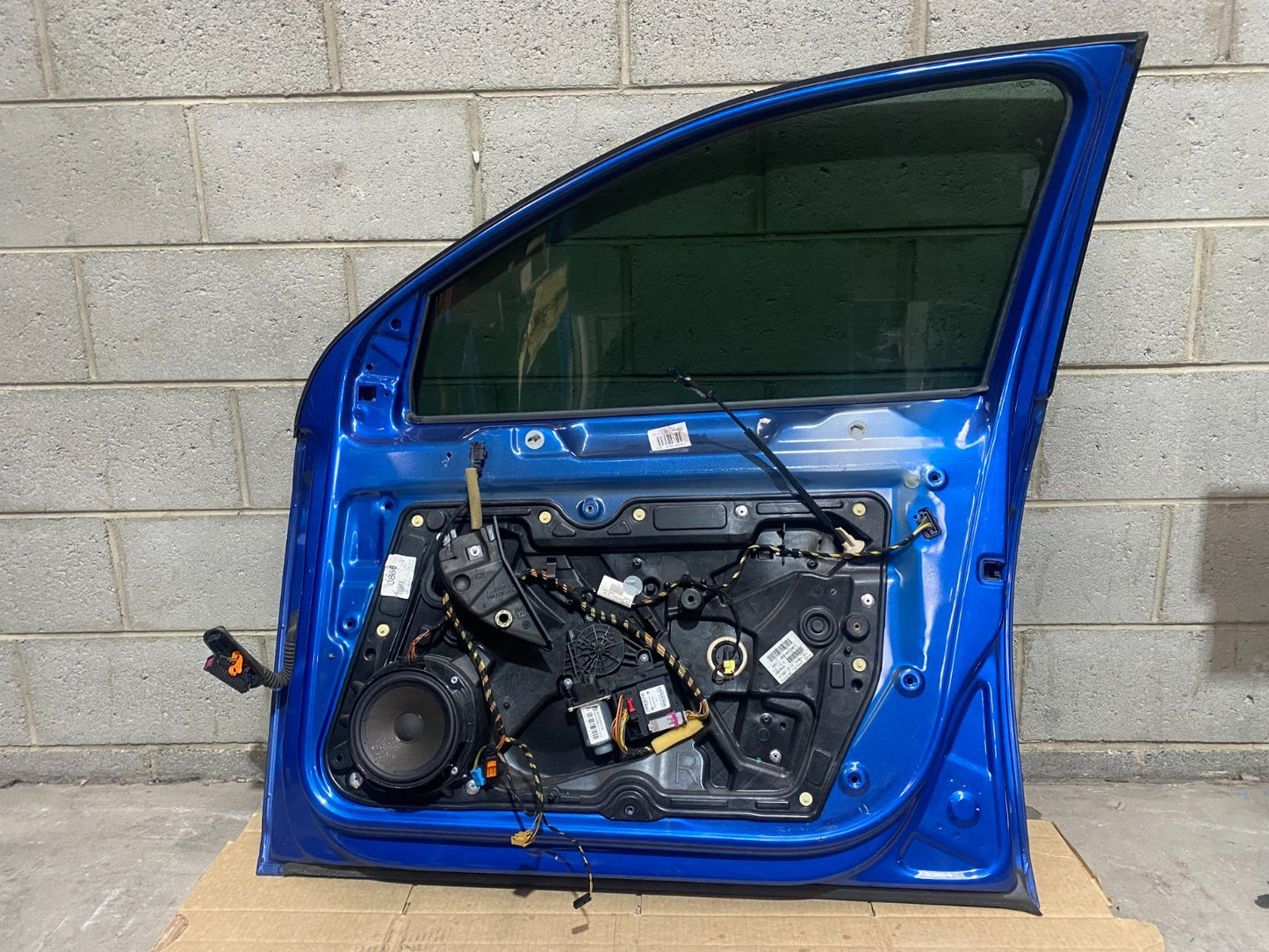 Volkswagen Golf MK6 Front Right Door In Blue *Freight Available*