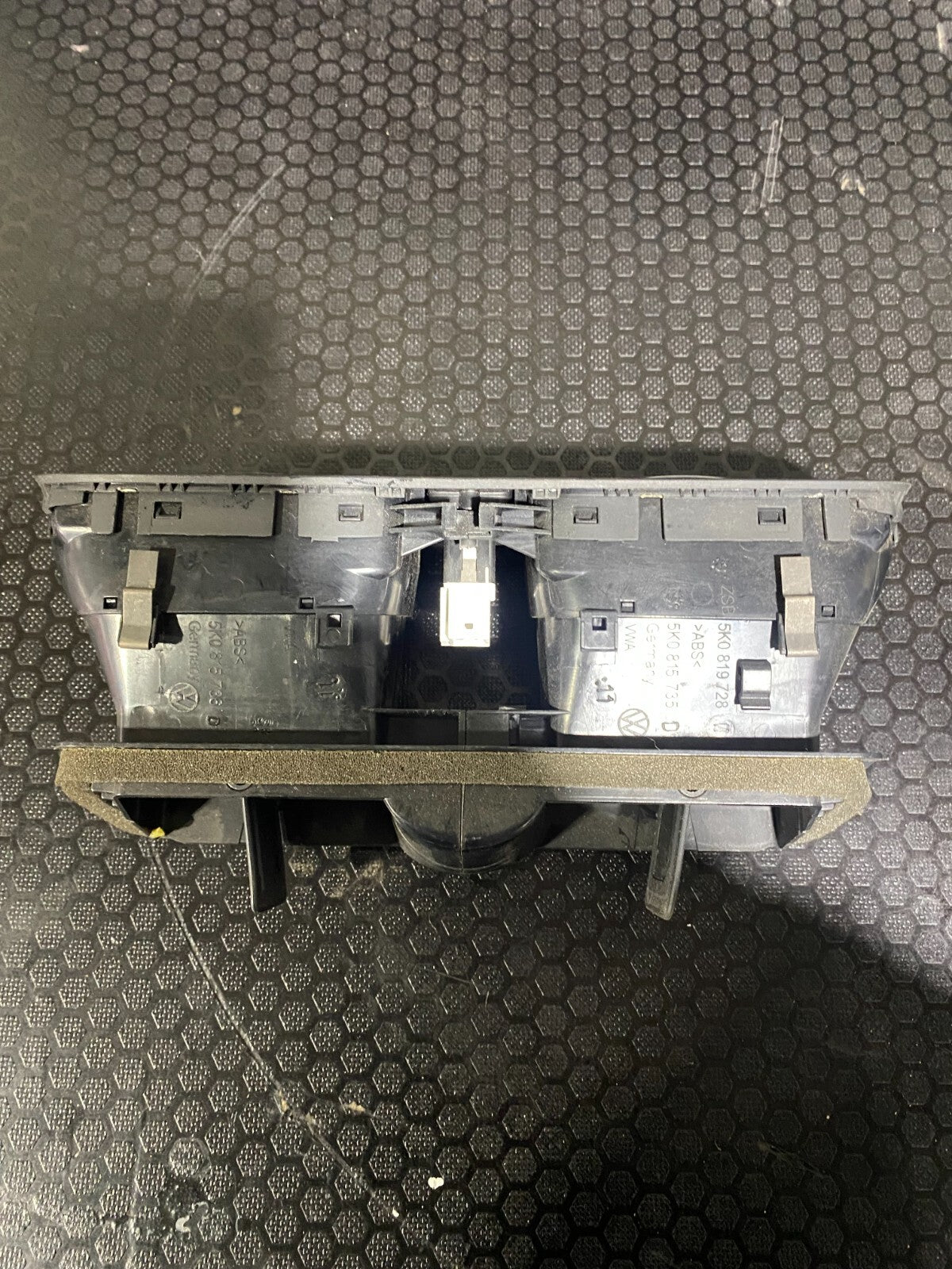 Volkswagen Golf MK6 Centre Dash Air Vent 5K0815736