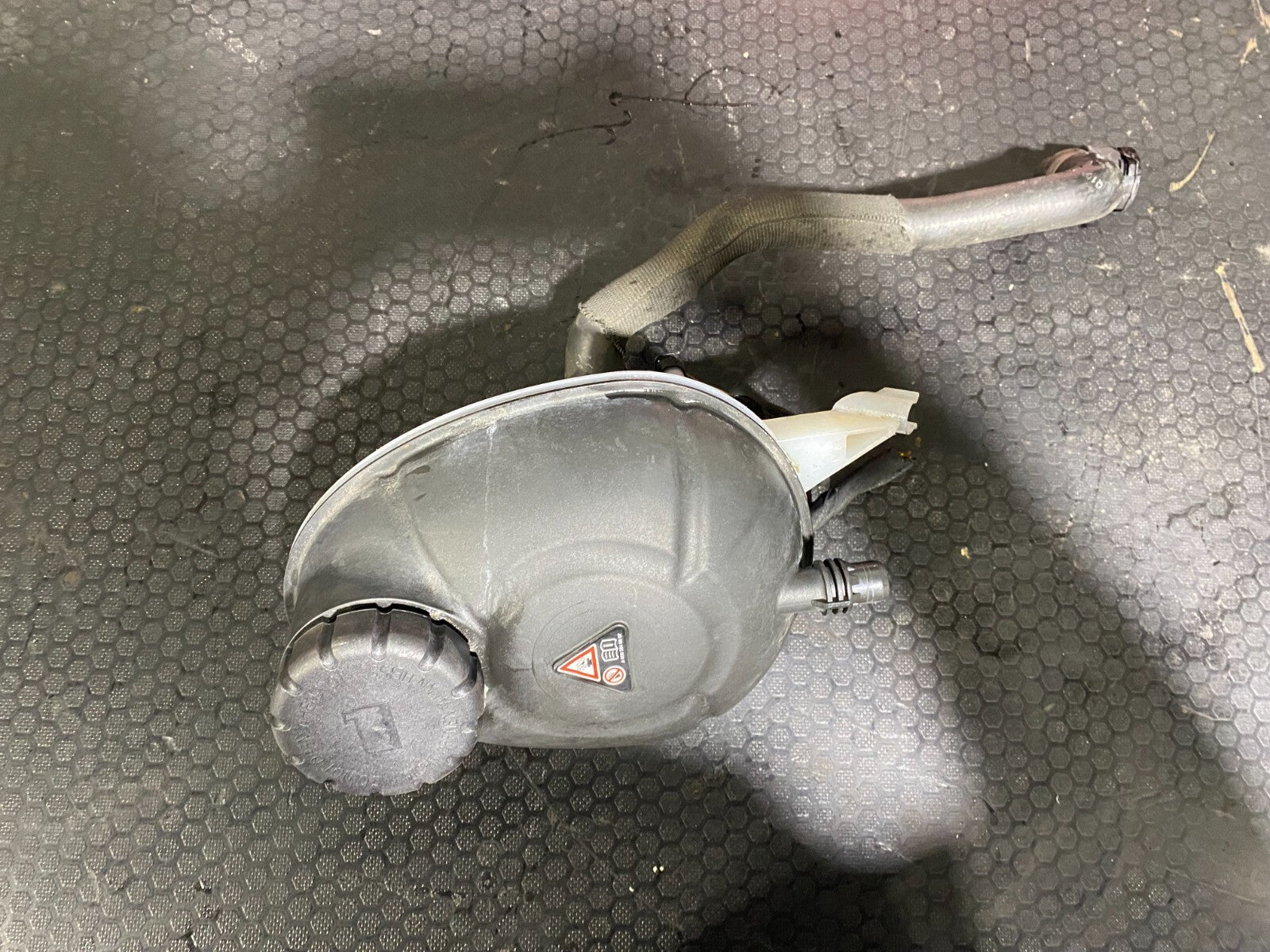 Mercedes-Benz Coolant Bottle With Piping A2055000049