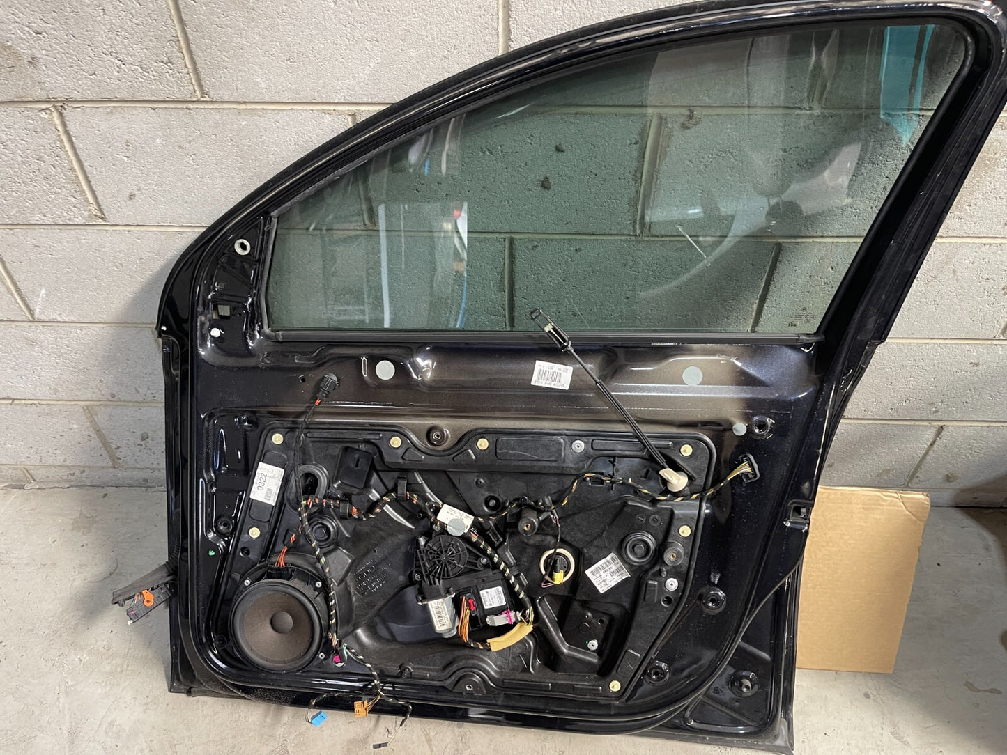 Volkswagen Golf MK6 Front Right Door In Black *Freight Available*