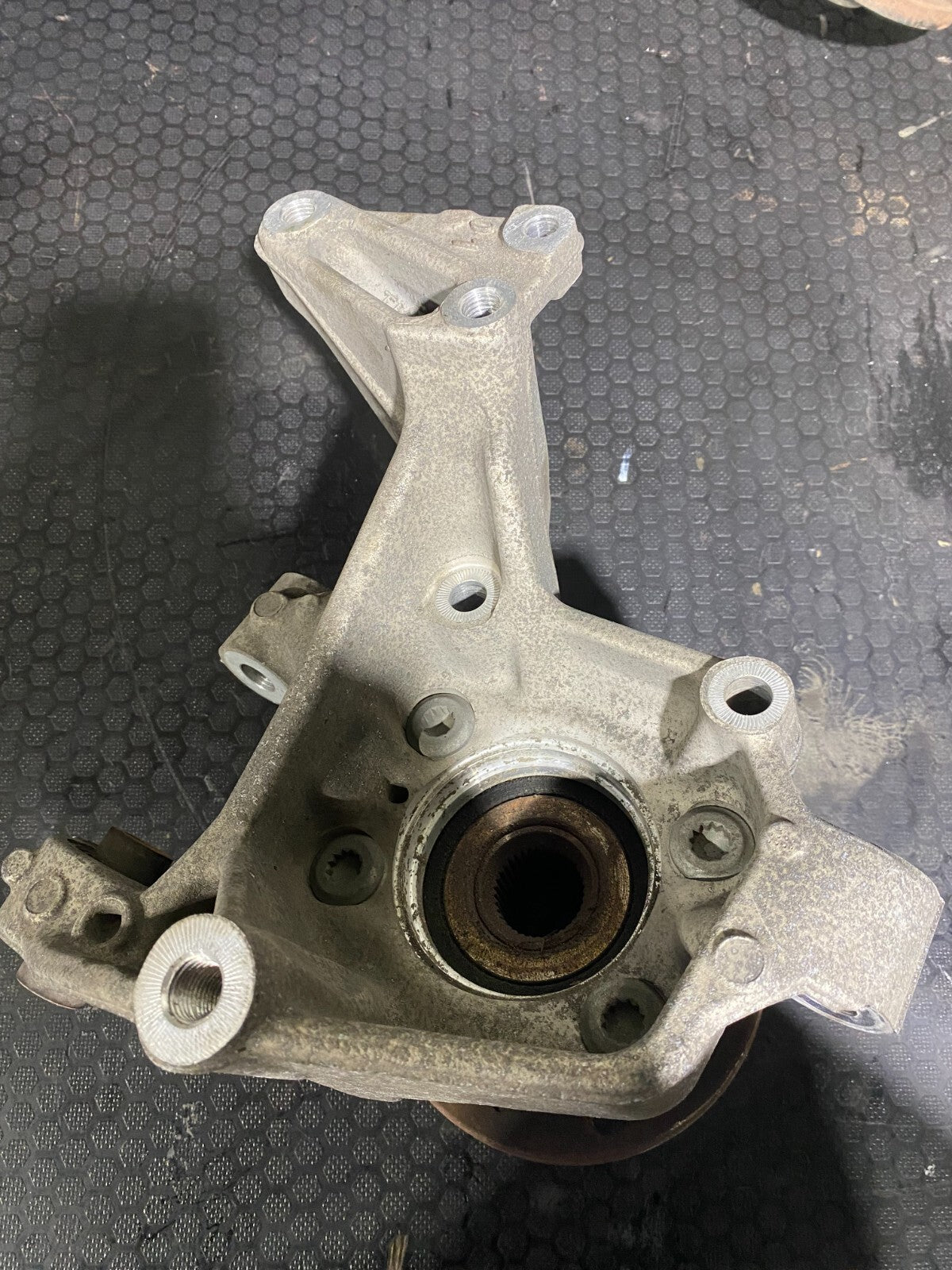 Volkswagen MK5 R32 / MK6 R Rear Right Hub 1K0505436AD