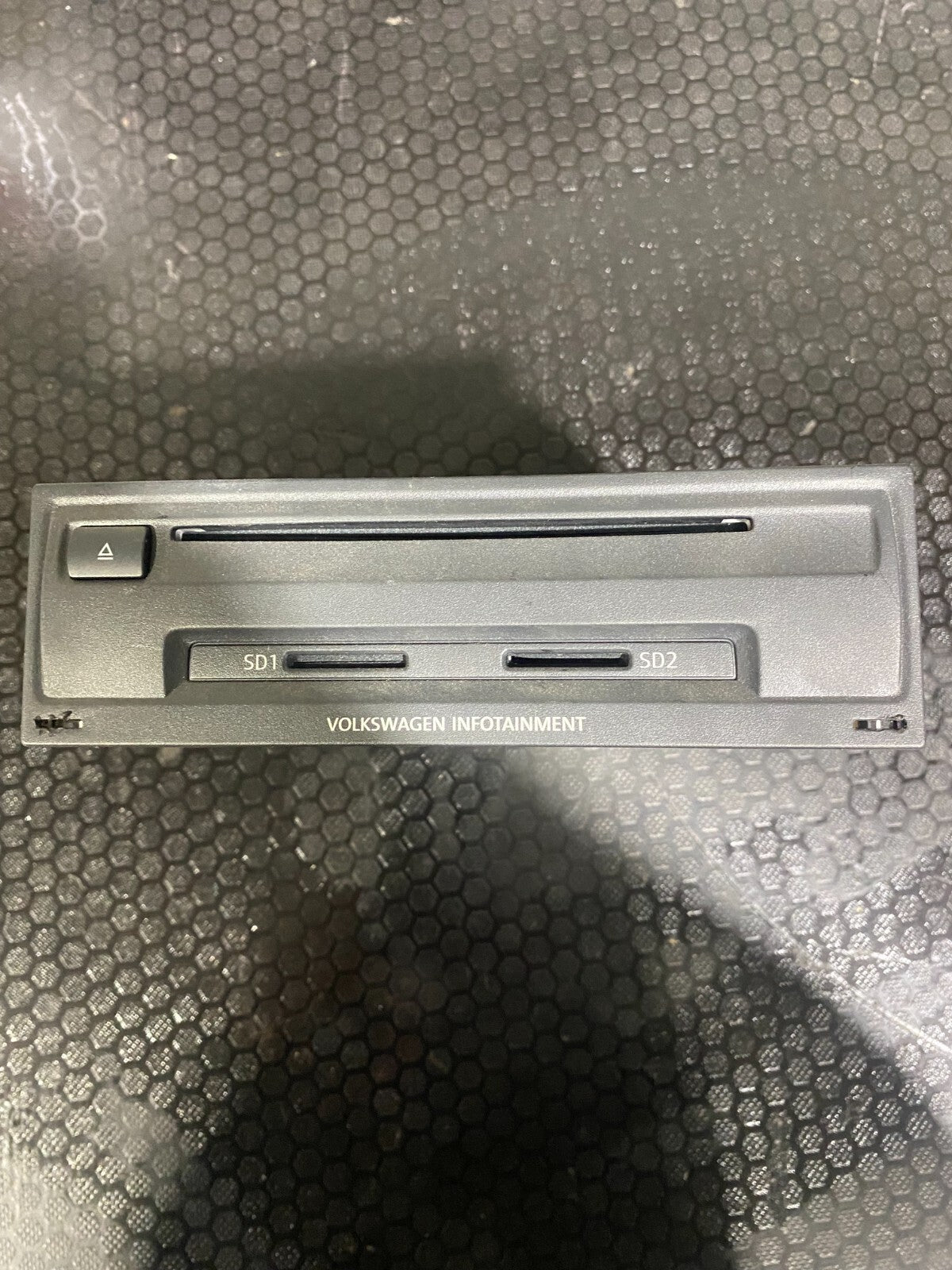 Volkswagen MK7-7.5 Glove Box CD Player/Infotainment 5G0035846A