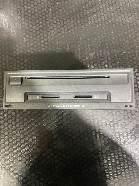 Volkswagen MK7-7.5 Glove Box CD Player/Infotainment 5G0035846A
