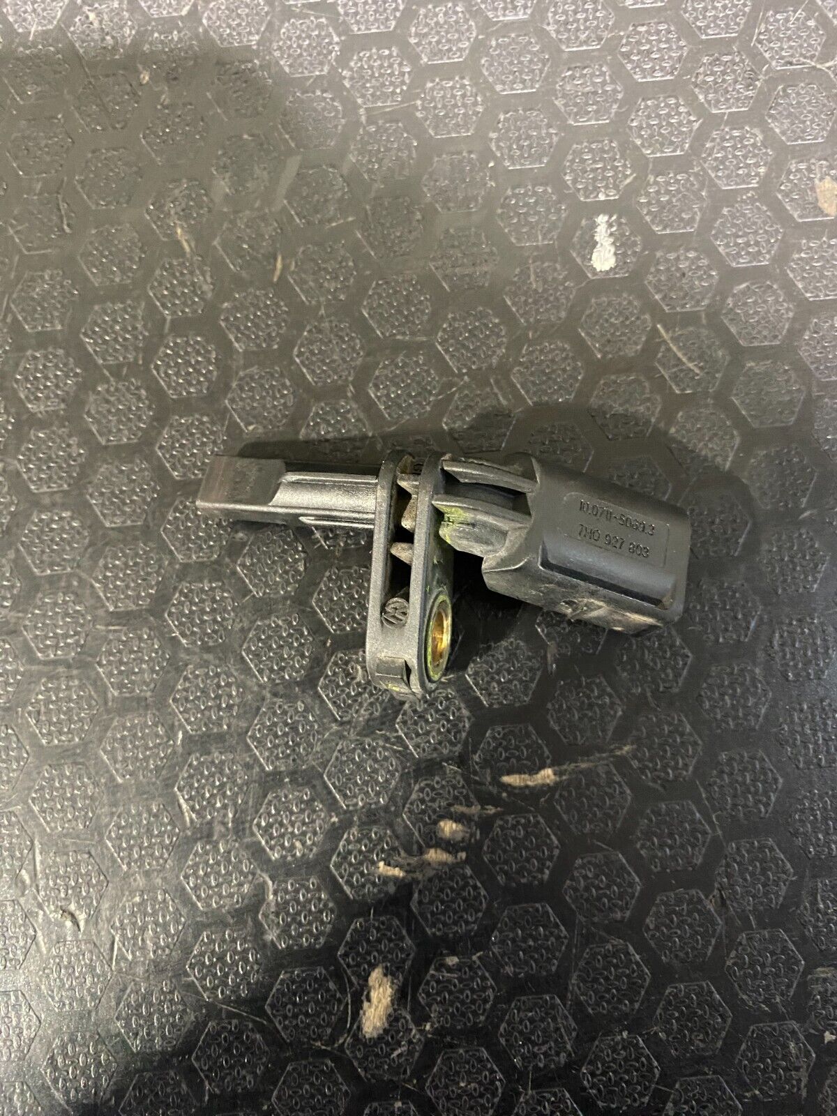 Volkswagen Front Left Wheel Speed Sensor 7H0927803