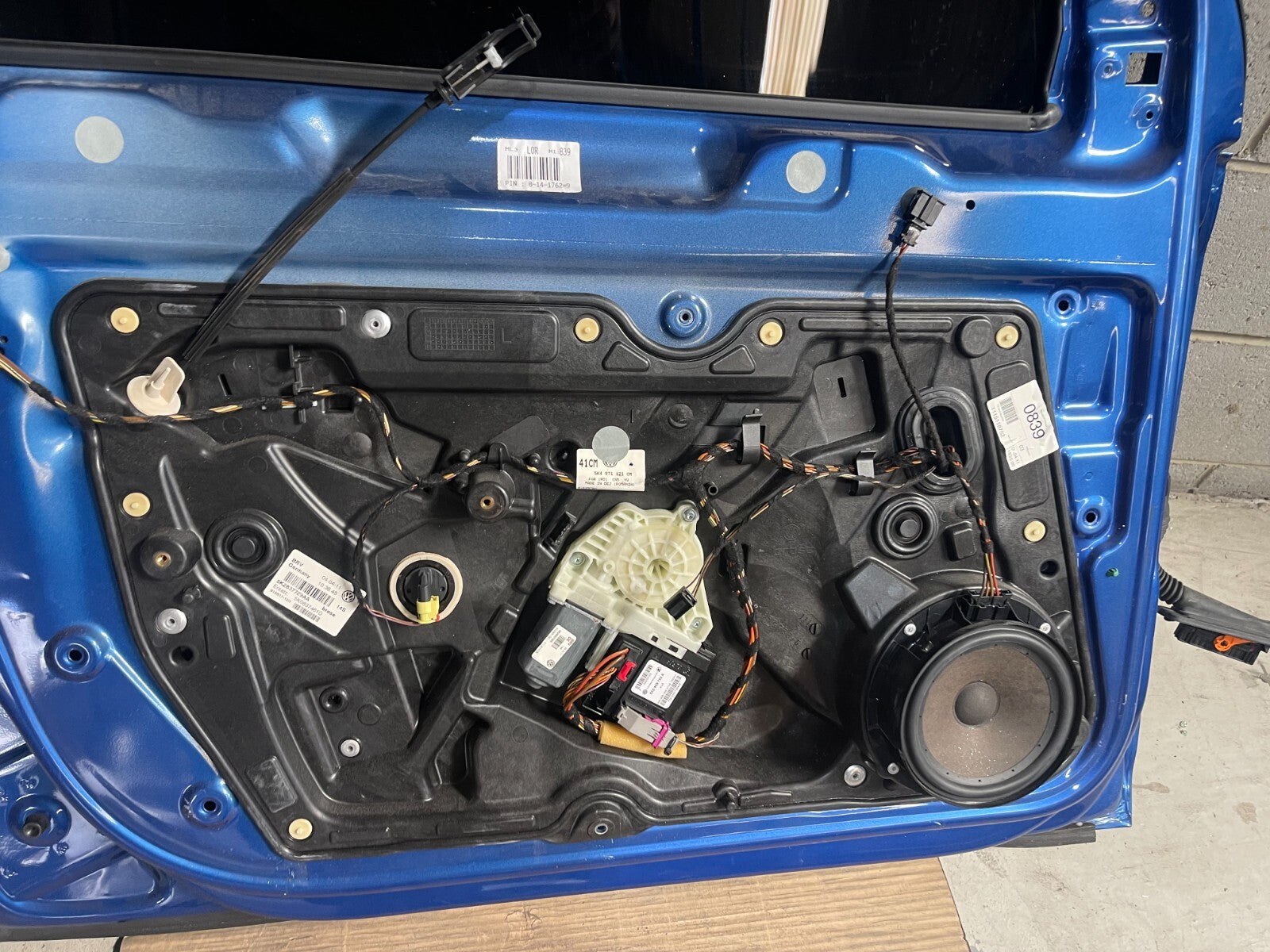 Volkswagen Golf MK6 Front Left Door In Blue *Freight Available*