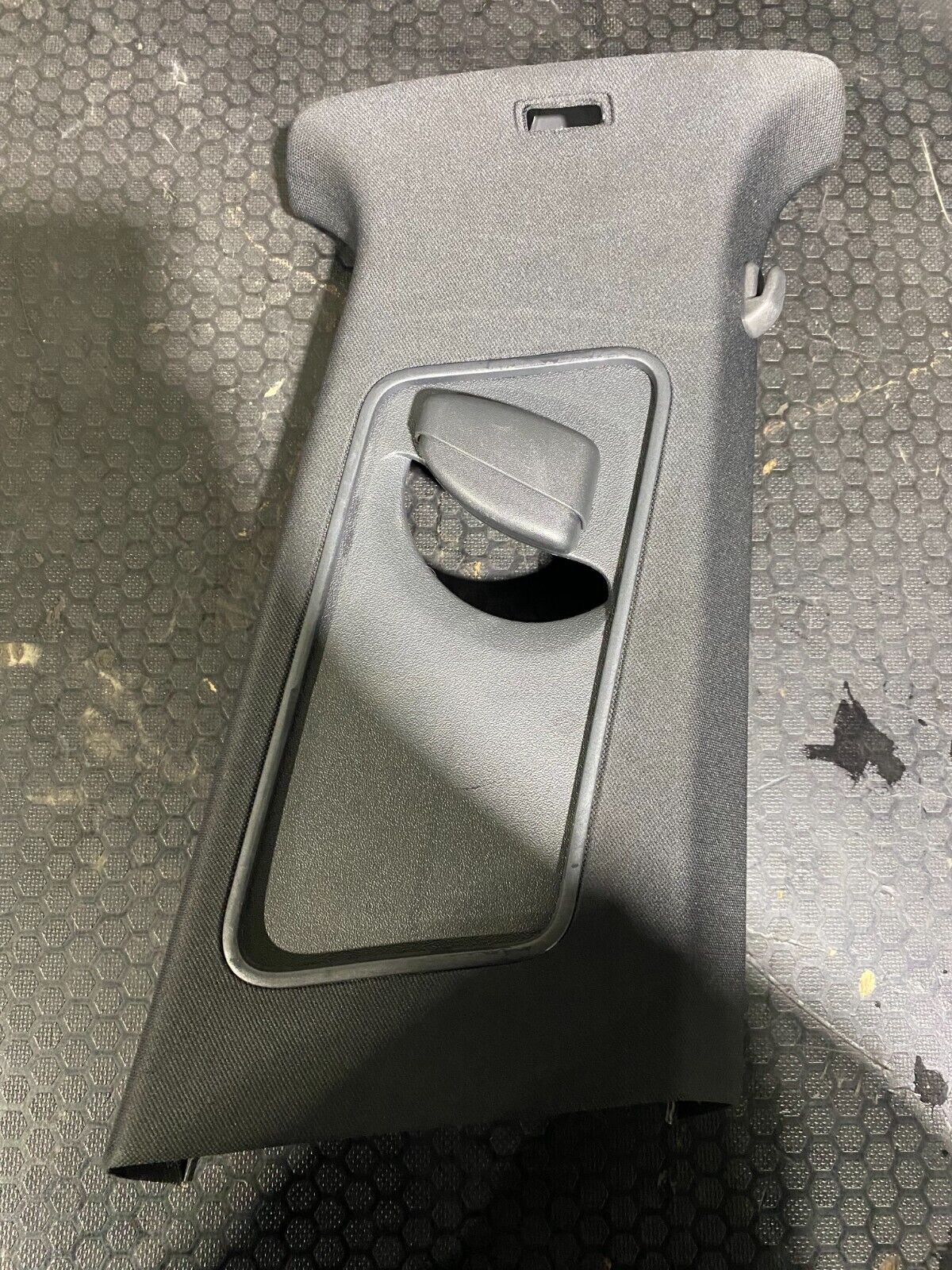 Volkswagen Golf MK5 / MK6 2004-2013 4 Door Right B Pillar 1K4867244