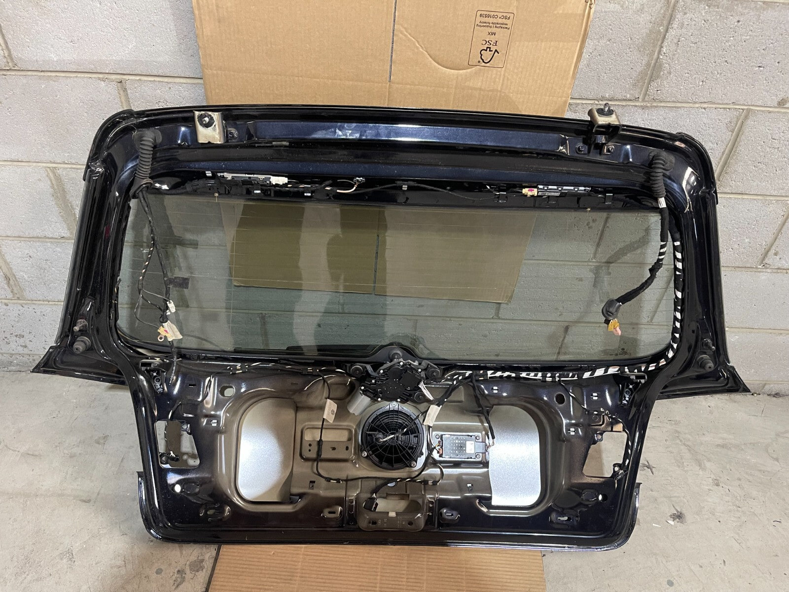 Volkswagen Golf MK6 Boot / Trunk In Black *Freight Available*