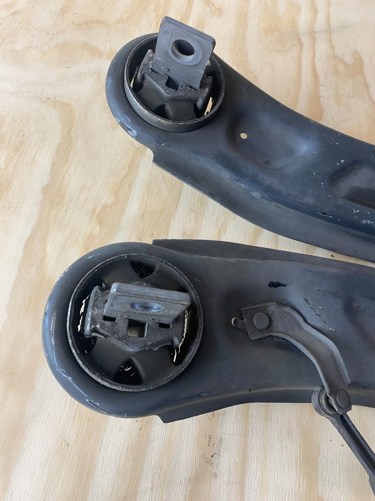 Mercedes-Benz CLA A CLASS Rear Left / Right Wishbone A2463500506 A2463500406
