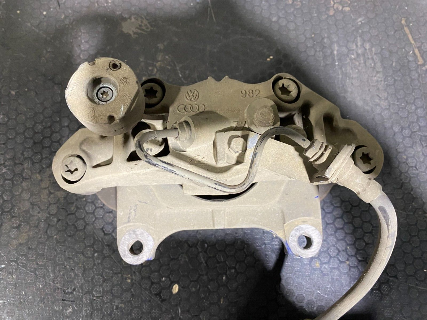 Volkswagen Front Left MK5 R32 Calliper In Blue