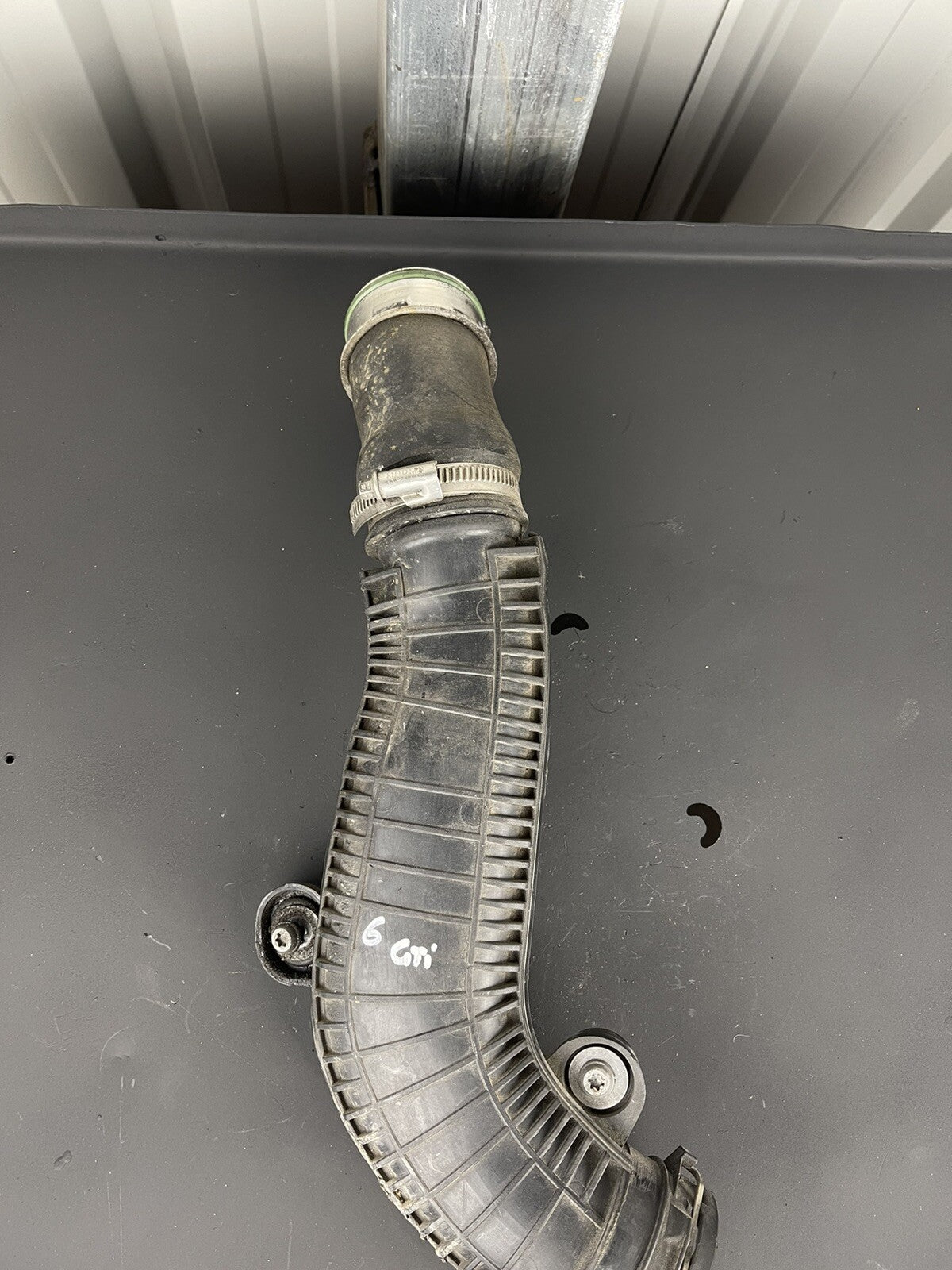 Volkswagen golf intercooler throttle pipe 1K0 145 840 R OEM 