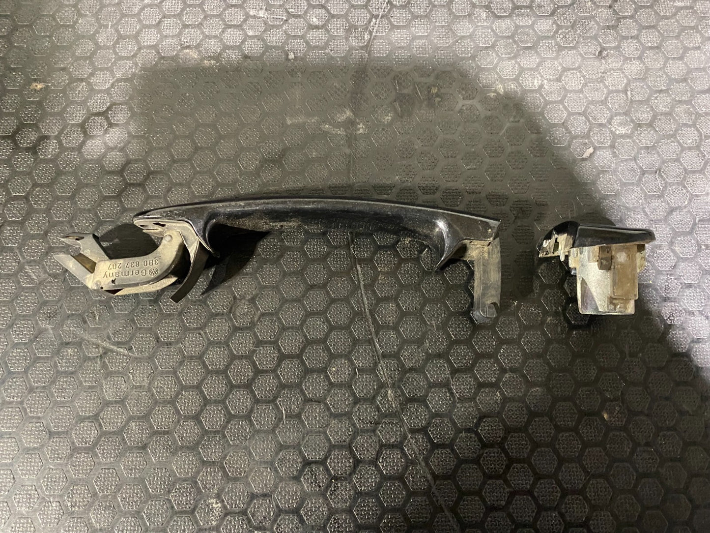 Volkswagen Golf MK5 Black Door Handle Complete 3B0837207 1K4839167