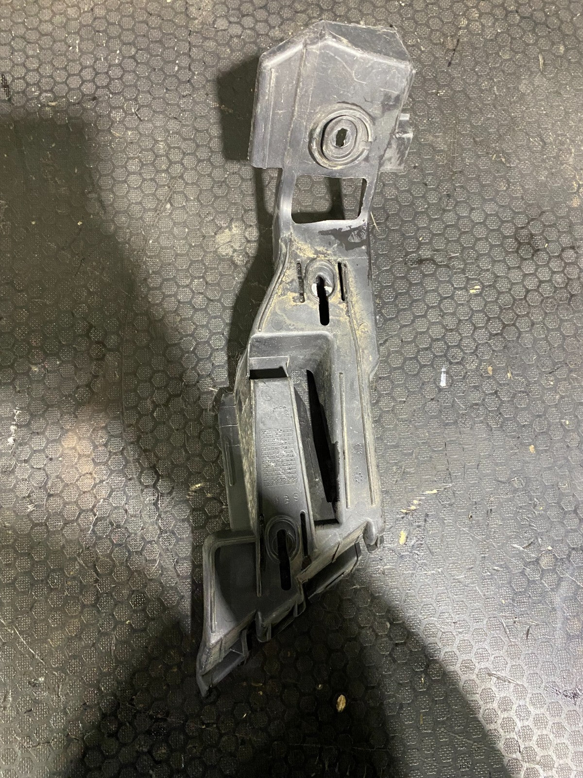 Volkswagen MK5 Rear Left Bumper Bracket Slide On 1K6807393