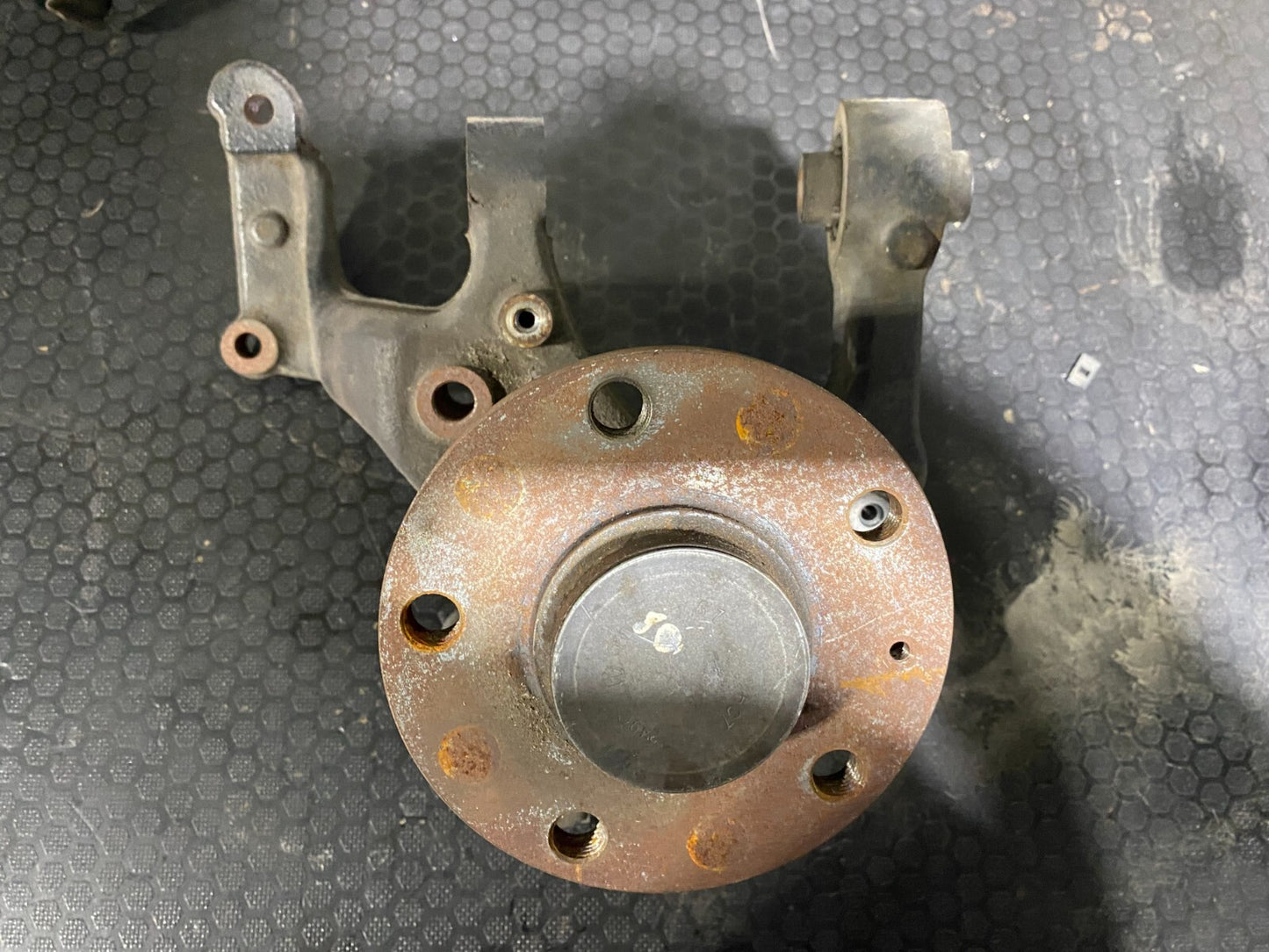 Volkswagen Golf GTI MK5 / MK6 Rear Right Hub 1K0505436AB