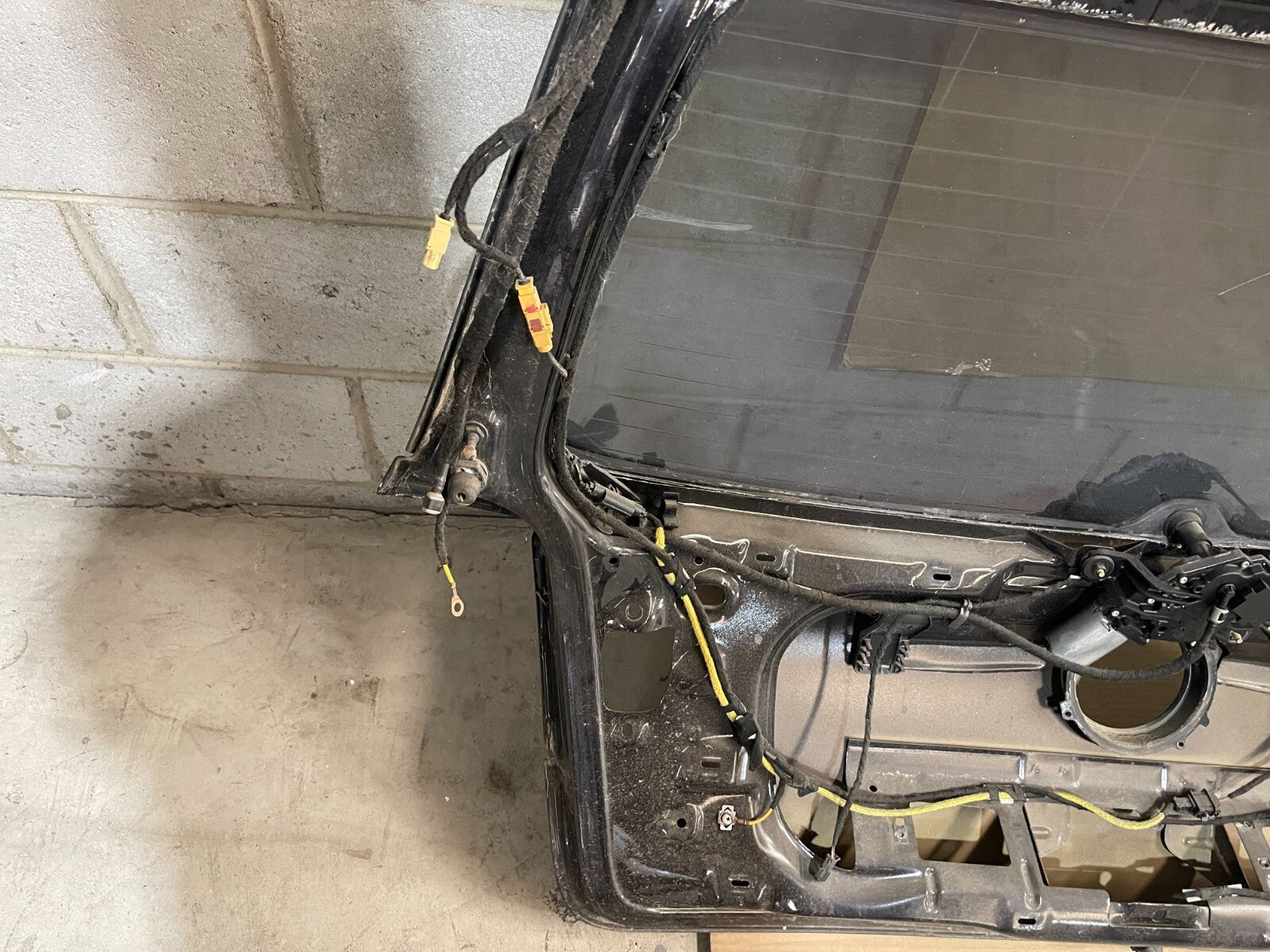 Volkswagen Golf MK5 Boot / Trunk In Black *Freight Available*