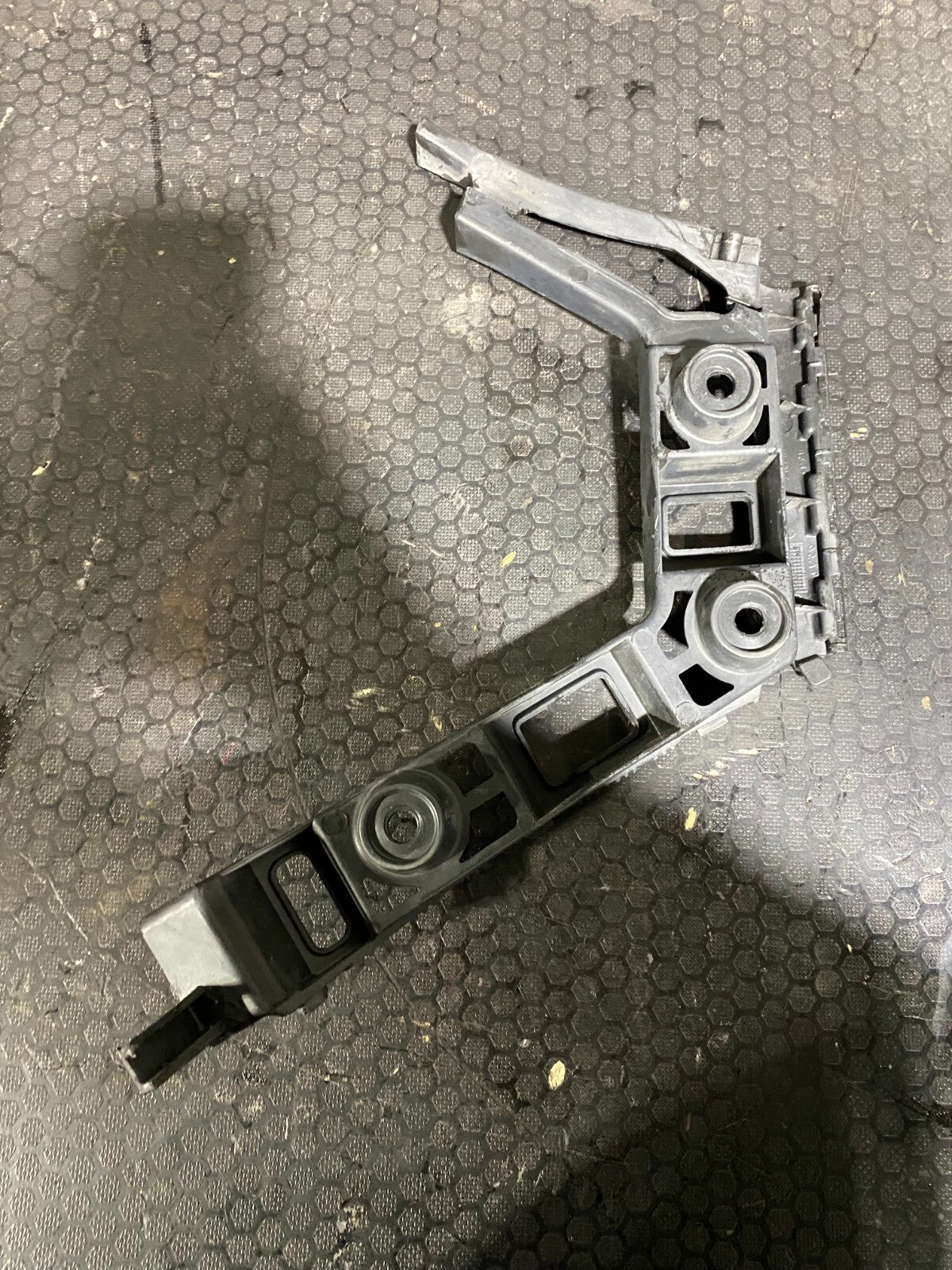 Volkswagen MK6 Rear Right Bumper Guide Bracket 5K6807394