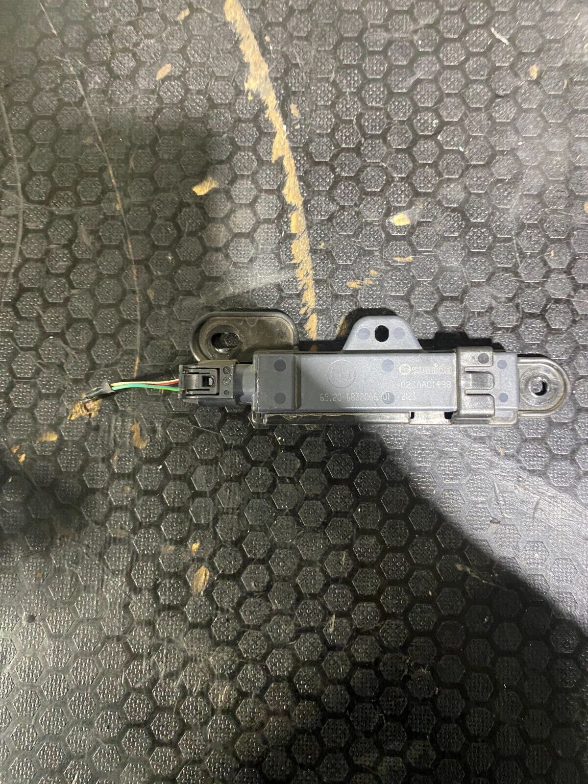 Genuine BMW 3 Series G21 2018-2022 Keyless Antenna Control Module 6832066-01