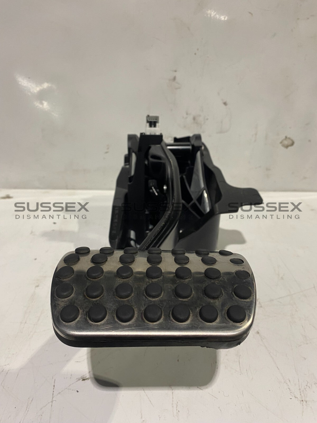 Mercedes-Benz Brake Pedal A2052920515