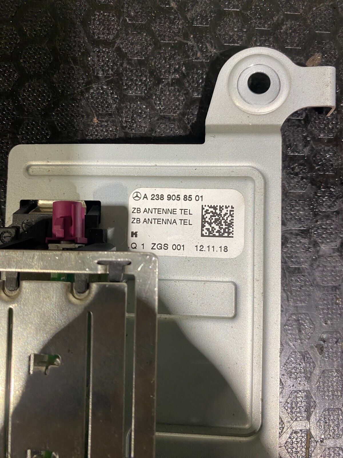 Mercedes-Benz C63s 2019-2021 A2389058501 Antenna Aerial Amplifier Module