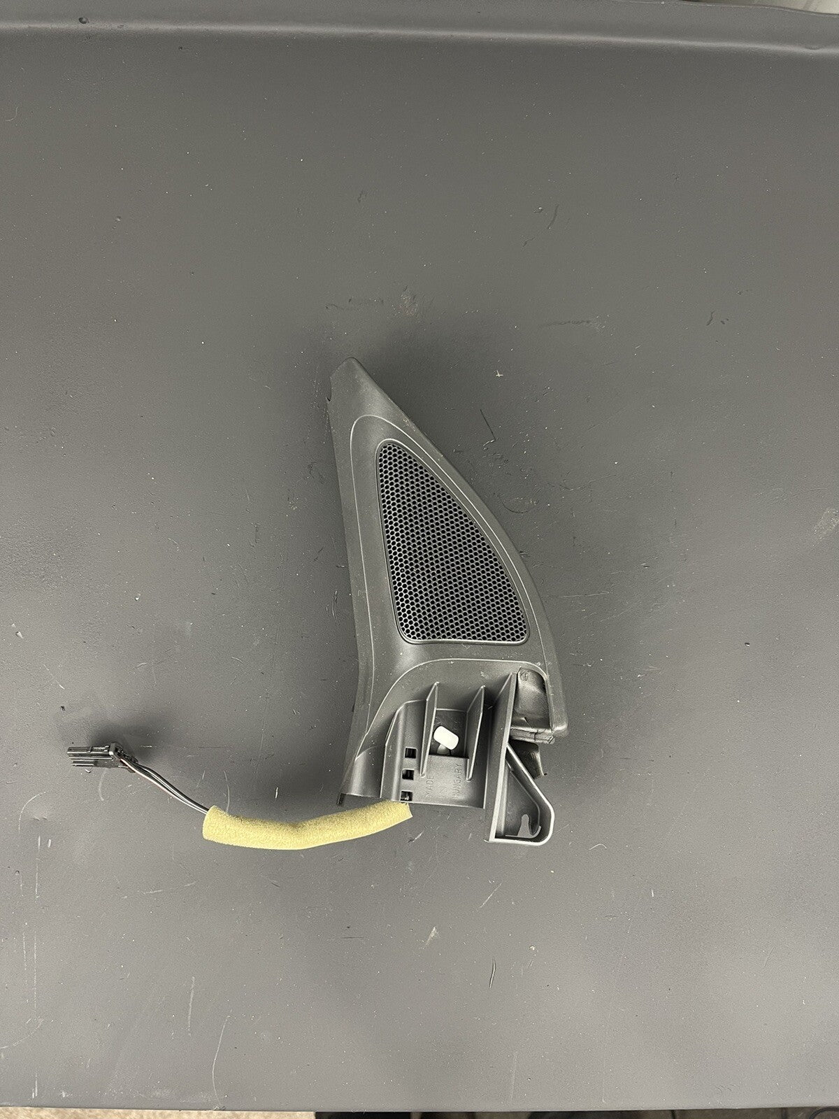 Volkswagen GOLF GTI/R 05-2013 PASSENGER DOOR TWEEKER SPEAKER