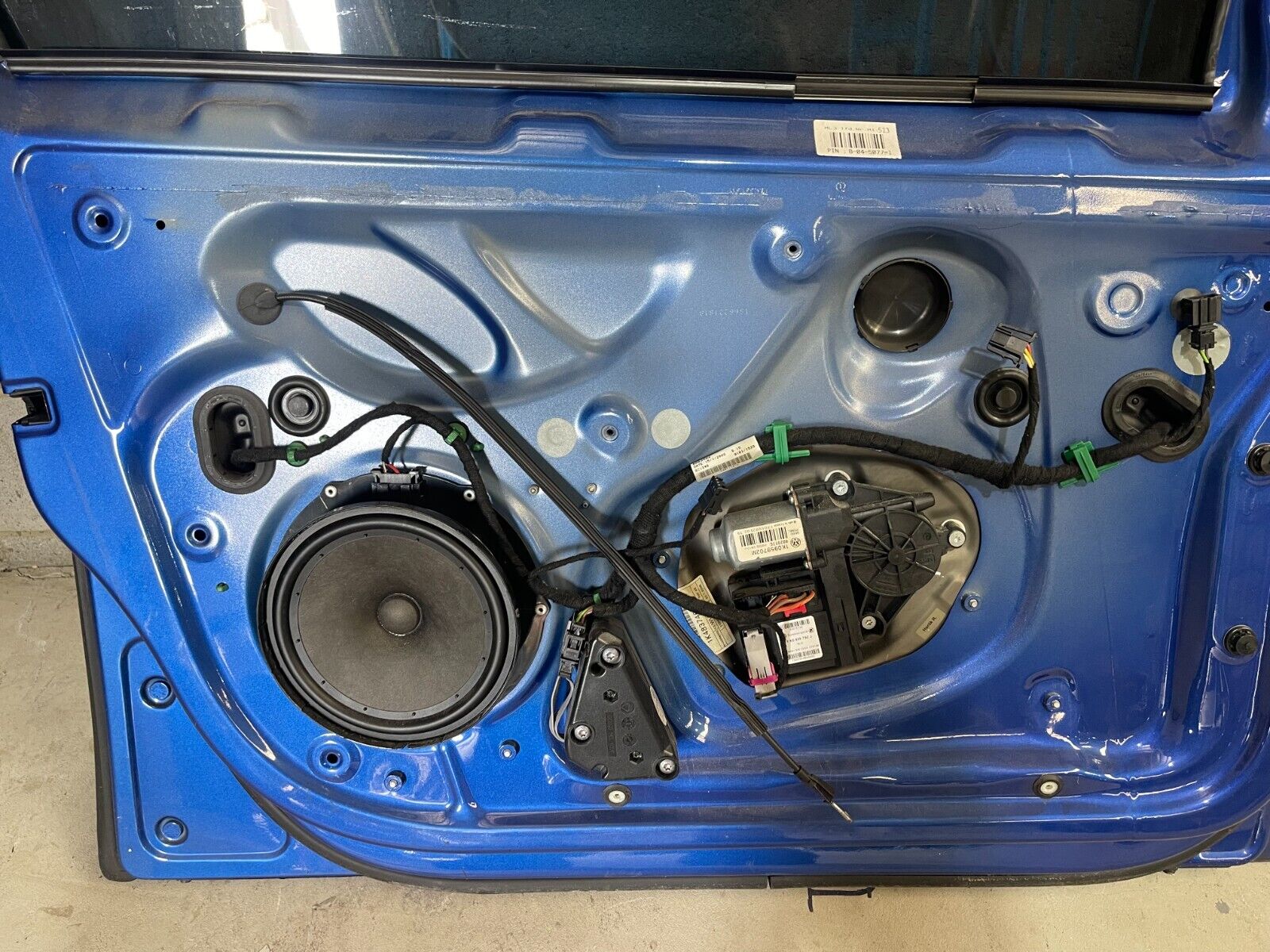 Volkswagen Golf MK5 Front Left Door In Blue *Freight Available*